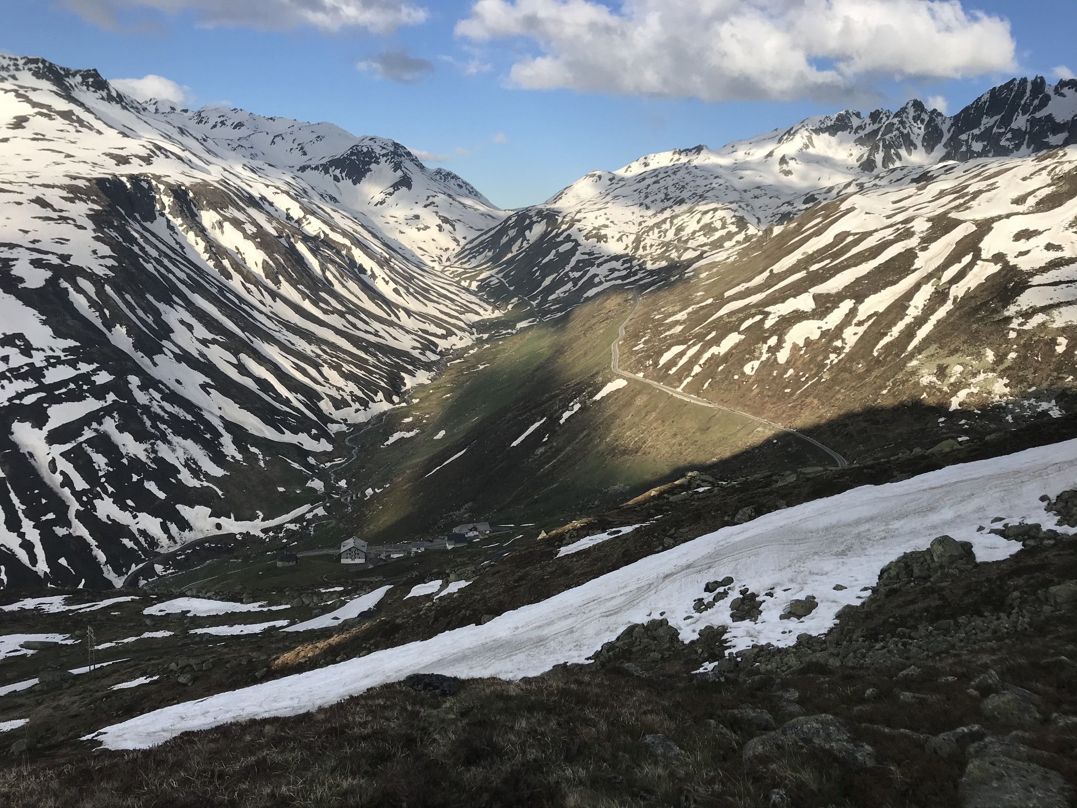 Diese schneebedeckte Rinne merken wir uns!