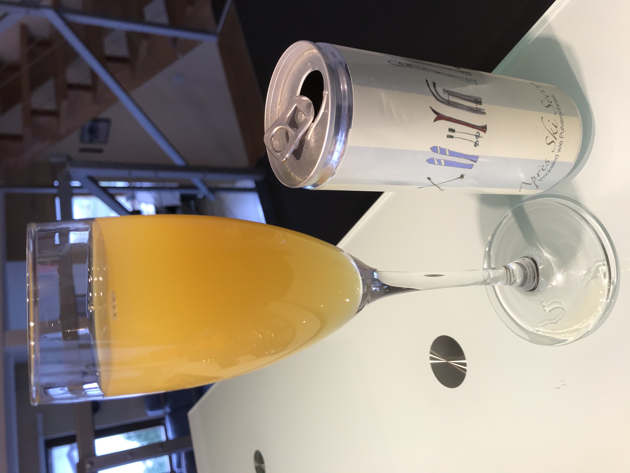 Gestartet wird mit einem passenden Apéro für ski-chrigel und ski-andy