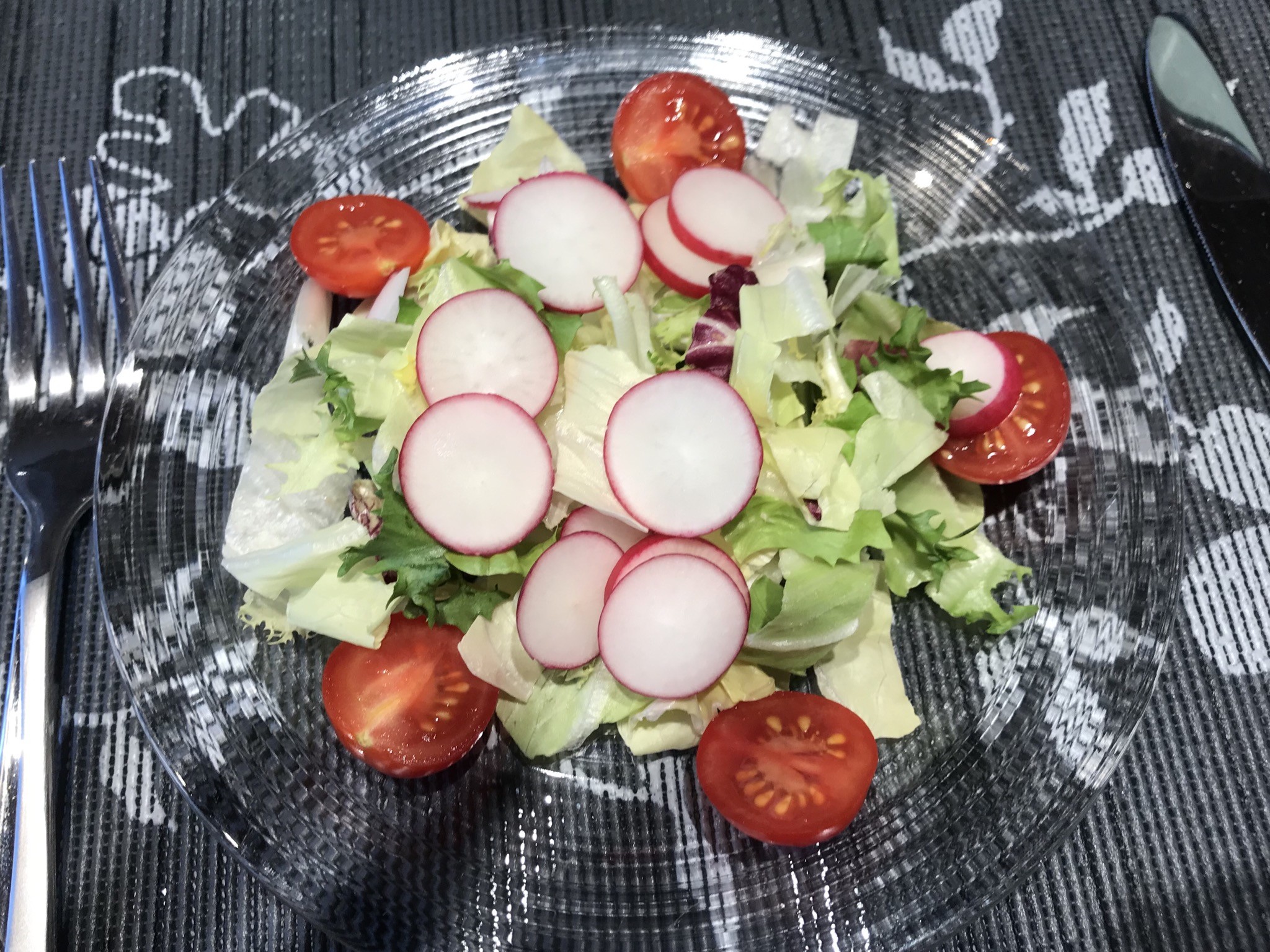 Anschliessend folgt der knackige Frühlingssalat