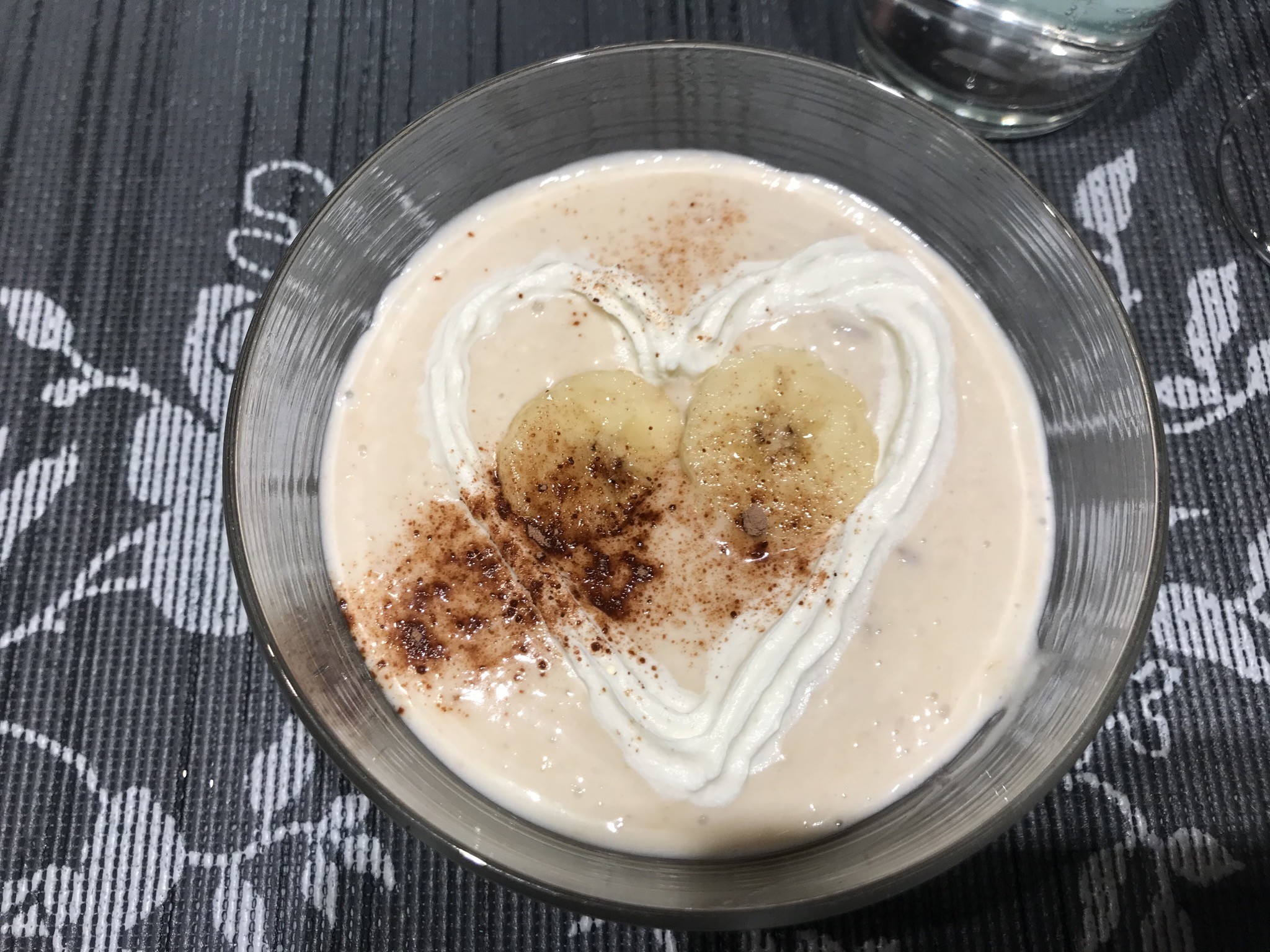 Die Banancreme mit Schokostückchen wurde mit viel Liebe gemacht!