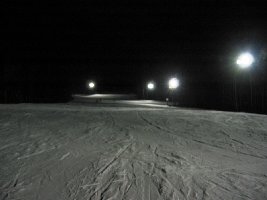 Leider ist entgegen der Ankündigung auf der Grooming Map vor dem Nachtskilauf nicht mehr gewalzt worden, Verhältnisse dennoch mehr als annehmbar