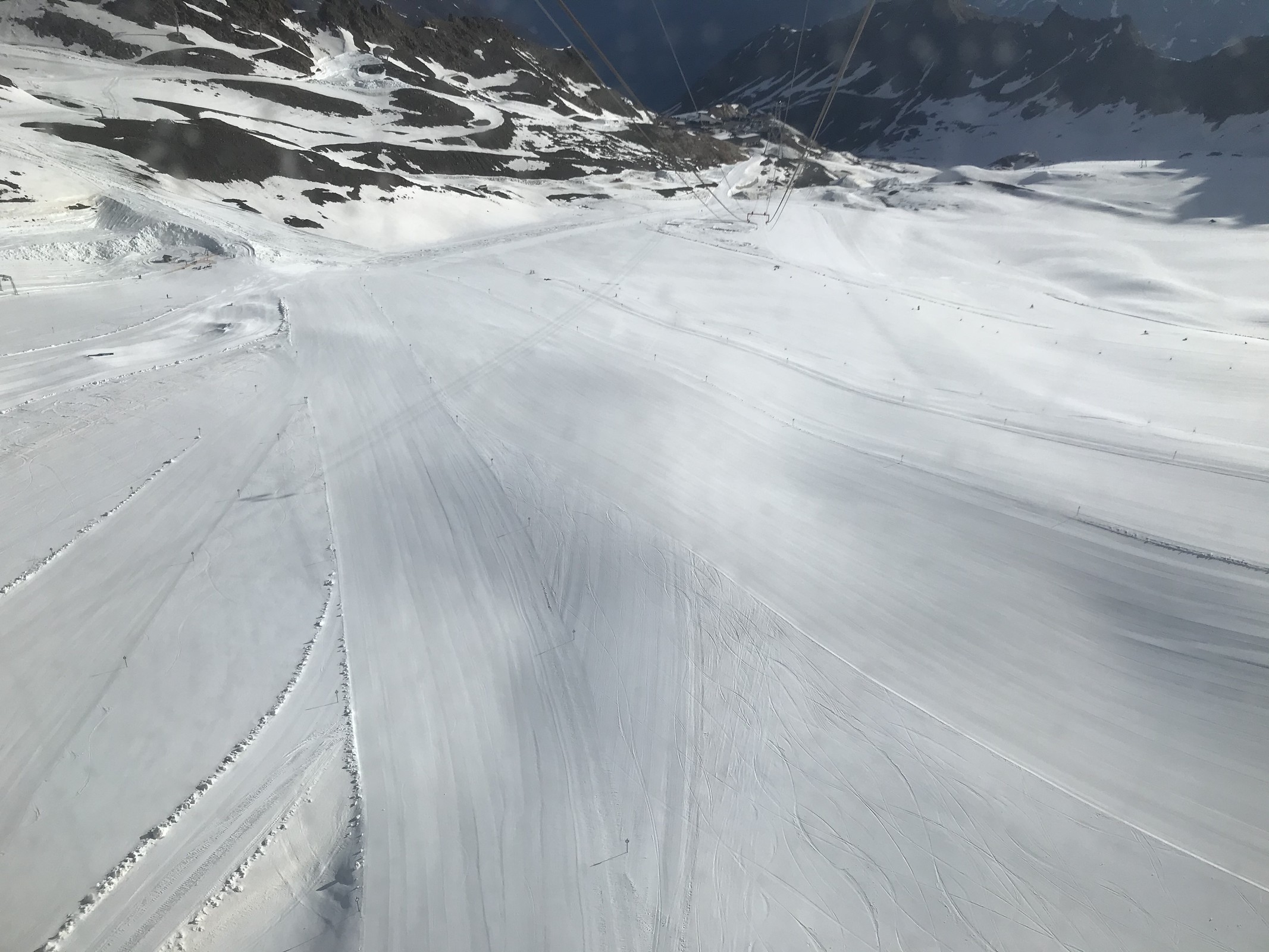 Blick aus der Seilbahn! Beste Piste am Sonntag war die rote Piste