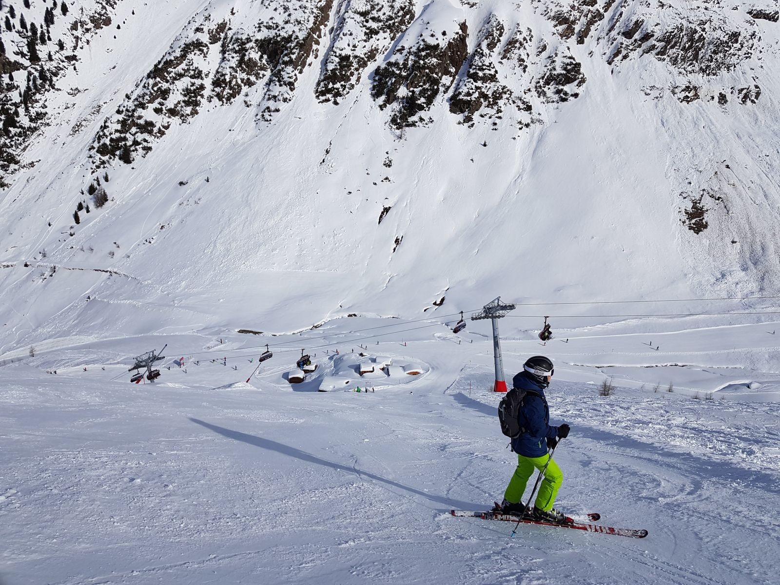 Das Highlight war aber dann dieser tolle Steilhang der 4a. Offiziell rot, in meinen Augen ganz klar schwarz.