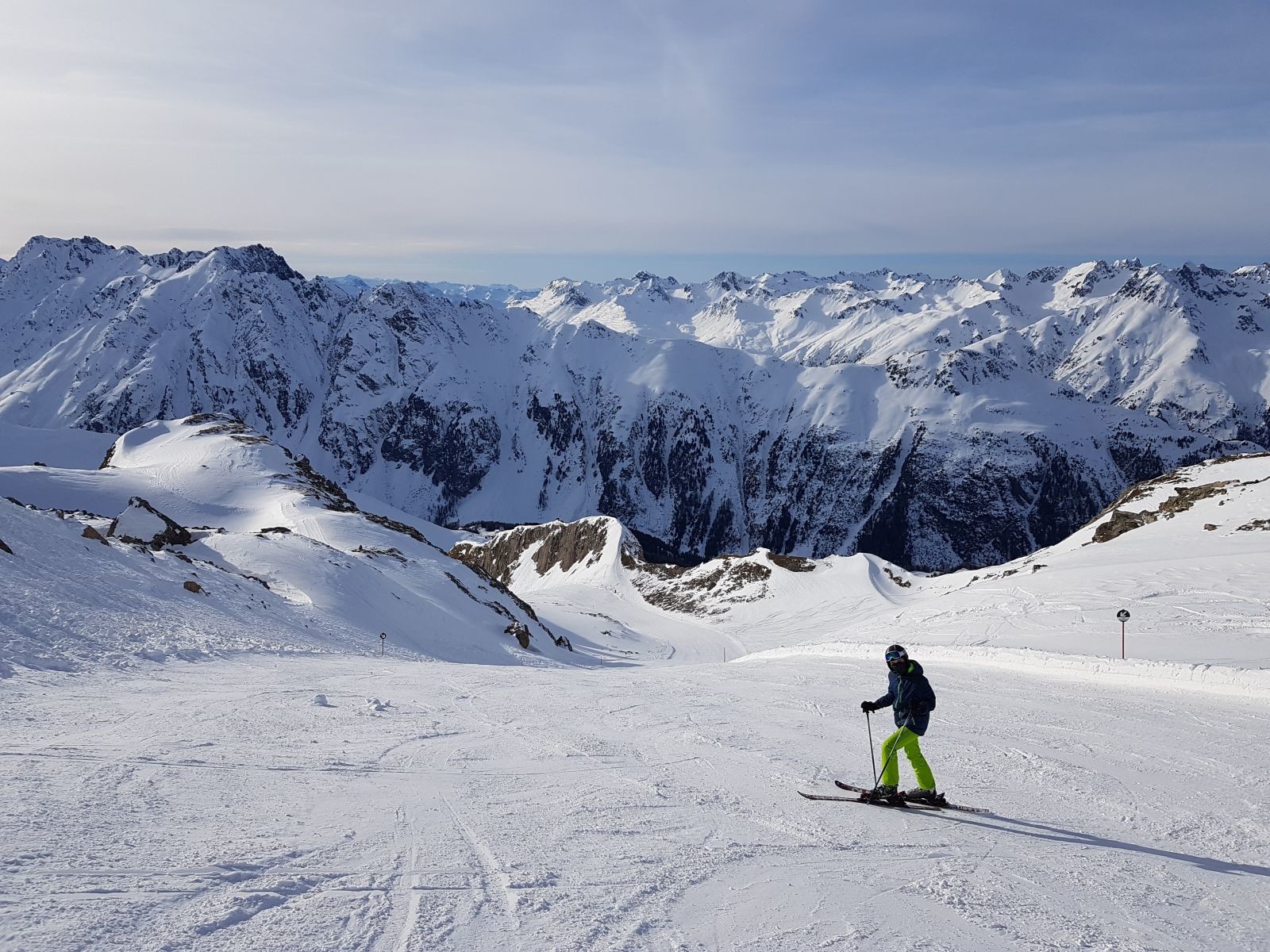 Ein letztes Mal ging es an der Langen Wand hoch, um die tolle 14c zu fahren, die jetzt fast vollständig in der Sonne lag. Bis zur Kreuzung mit der 14a war sie noch einwandfrei in Schuss. Der anschließende, gemeinsame 70% Hang war schon sehr mitgenommen (glatt).
