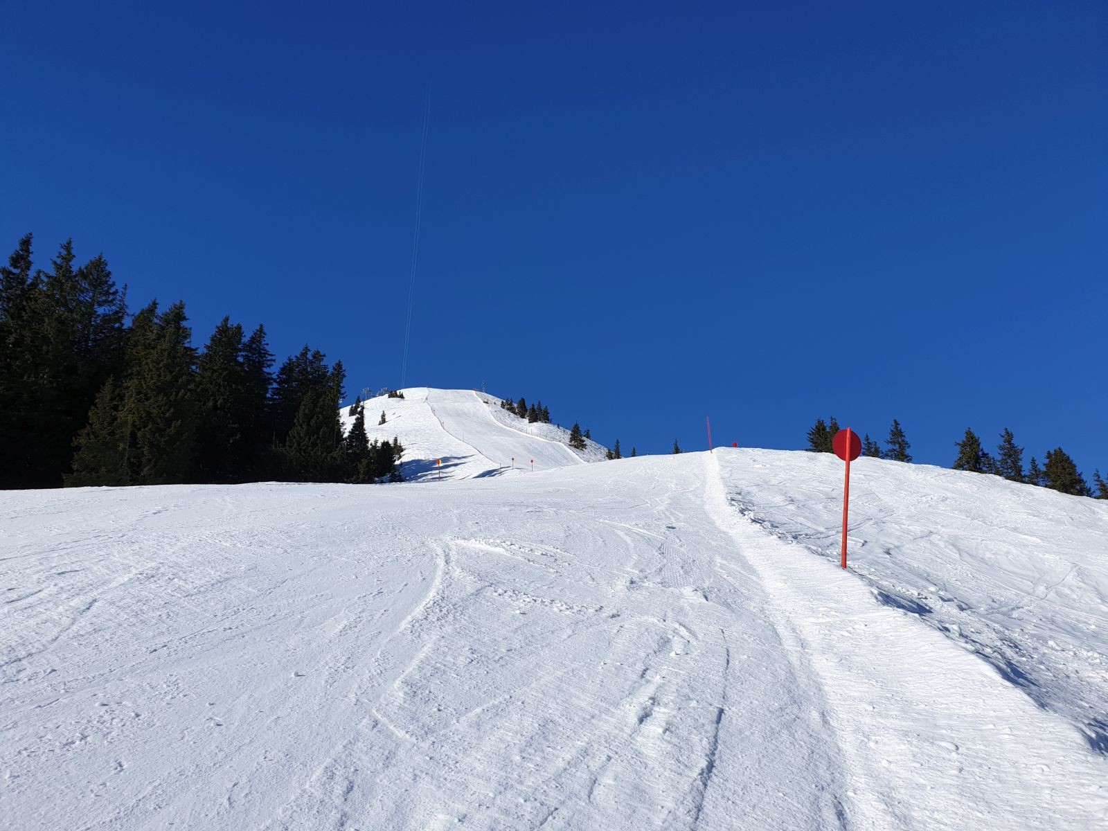 Die Gratabfahrt war der Hammer! Pulvrig-griffig und total leer (wie immer eigentlich)