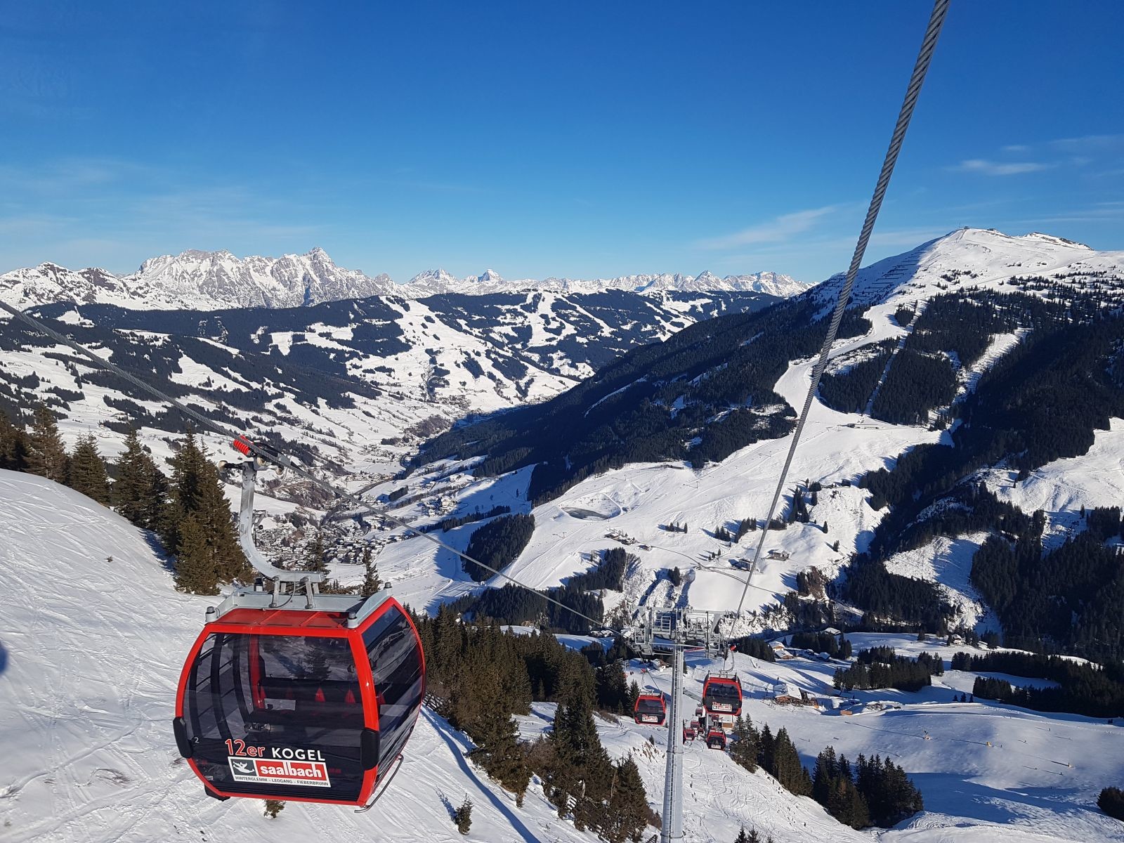 In der 12er Kogelbahn mit schöner Aussicht.