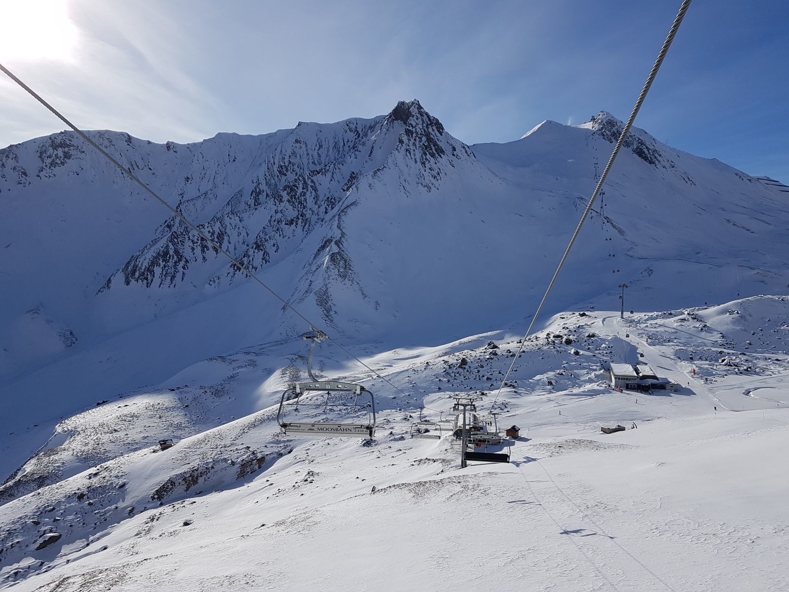 Nach 5 Wiederholungen am Masner und einer am Arrezjoch nehmen wir um halb 12 die Moosbahn.