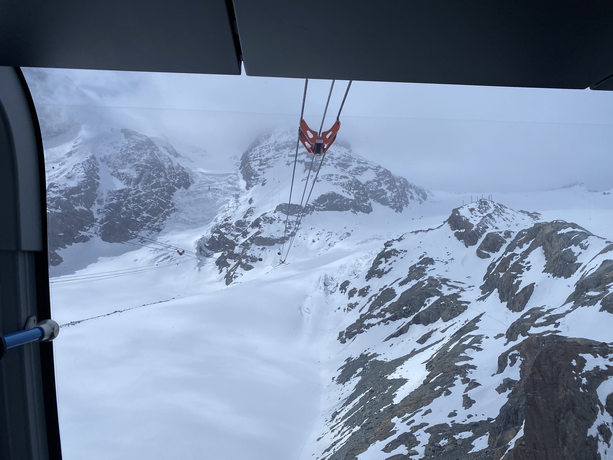Bergfahrt mit 3S in die Wolken