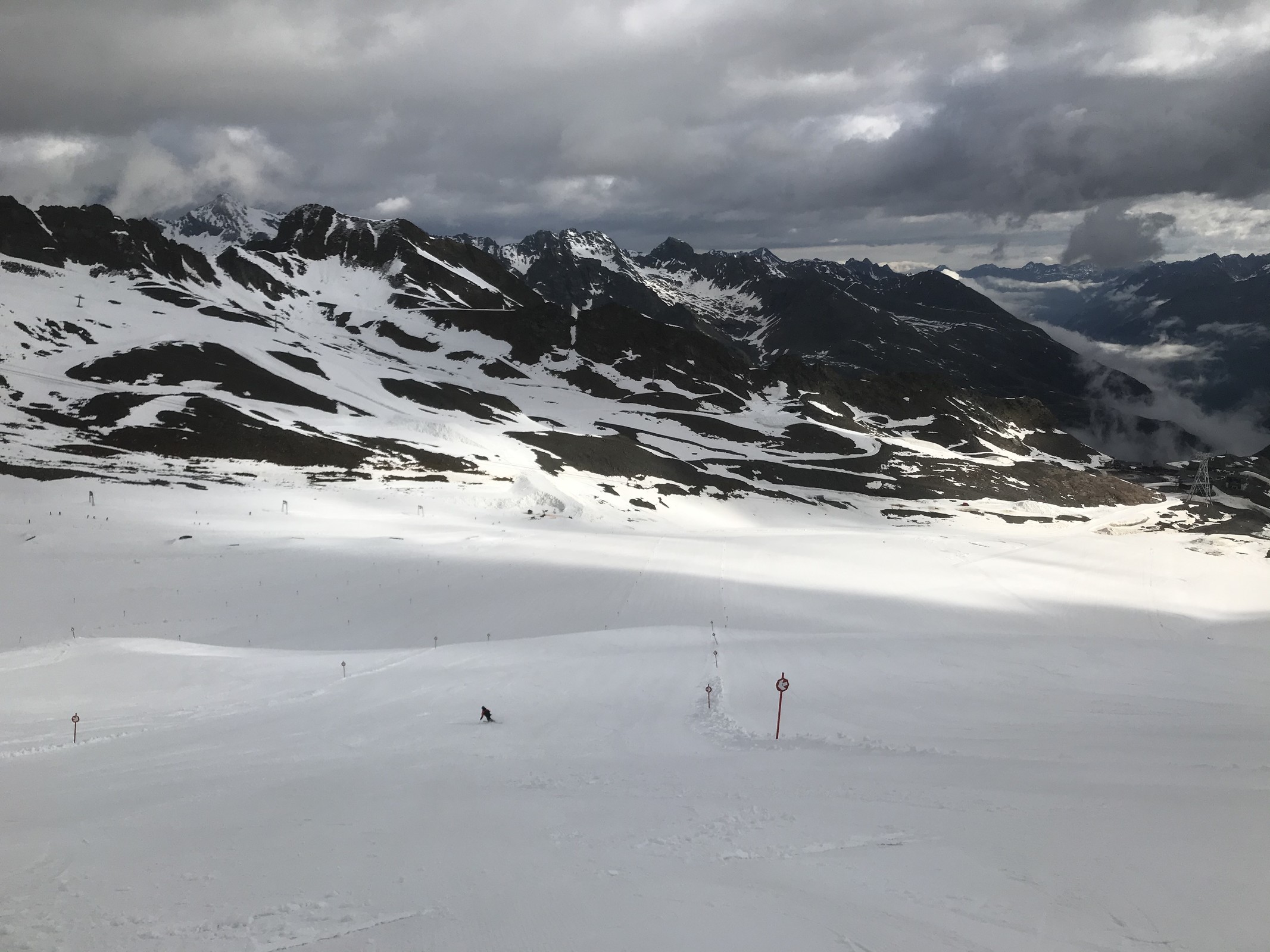 Blick auf die rote Piste gegen 7:30 Uhr
