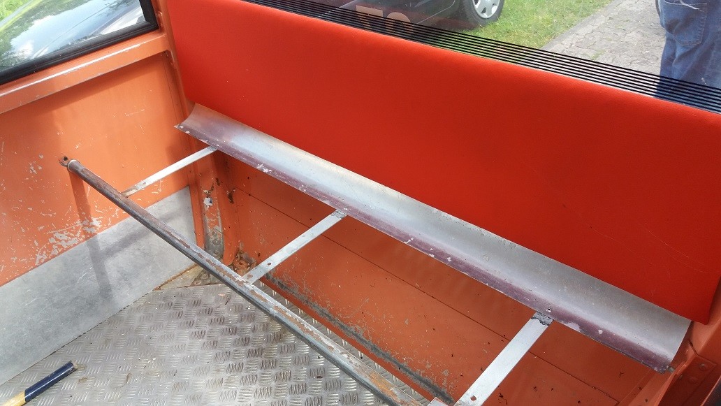 Polster entfernt.jpg