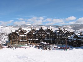 Also als Kind hätte mir dieses Gebäude Angst eingejagt - sieht doch original aus wie Dracula&amp;amp;#180;s Schloss oder irgendeine Horror-Film-Kulisse nach einem Steven King-Roman mit Jack Nicholson in der Hauptrolle...