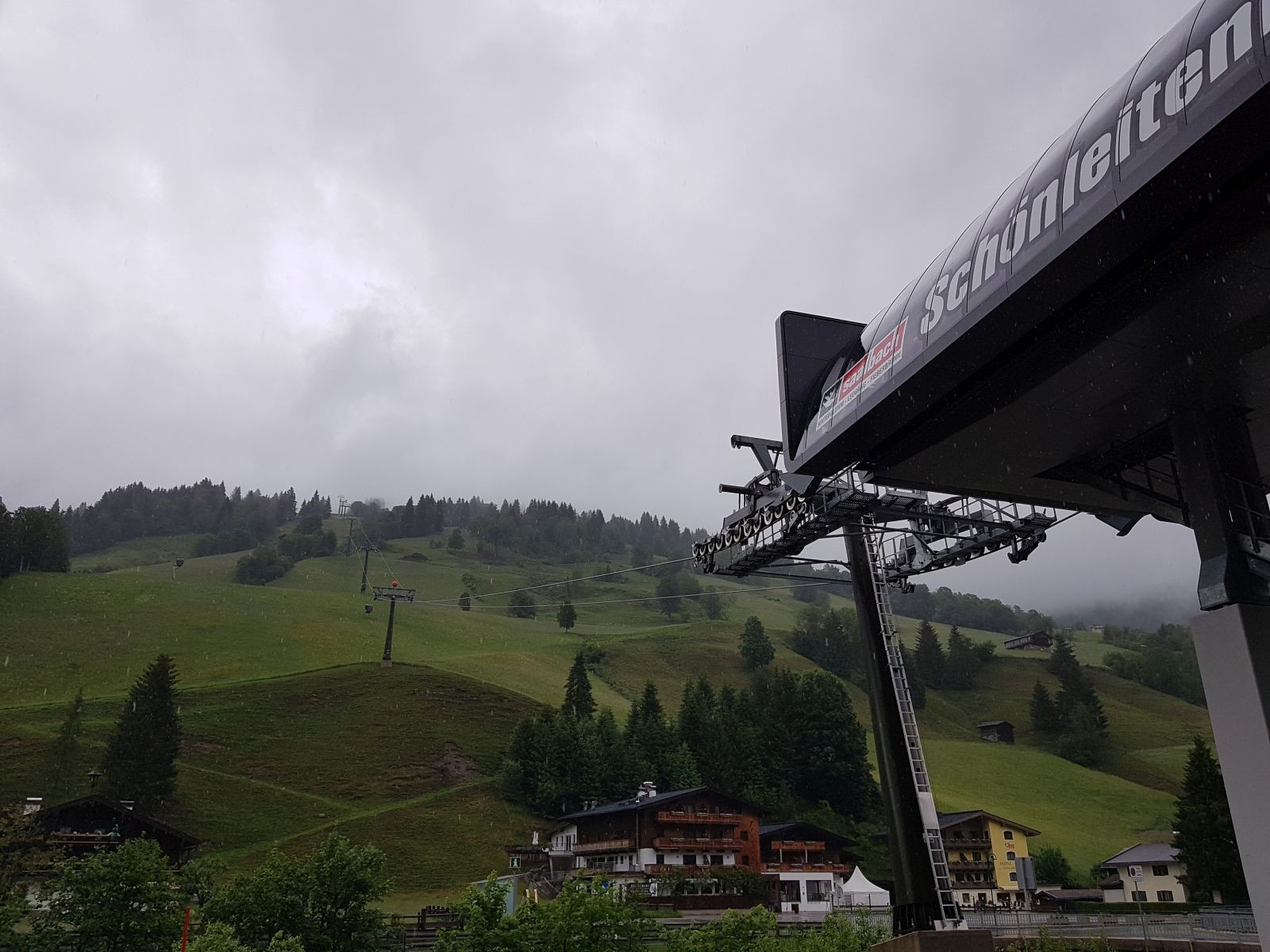 Auf dem Weg habe ich keine Bilder gemacht. Hier schon an der Schönleitenbahn. Da werden so schöne Erinnerungen wach :D