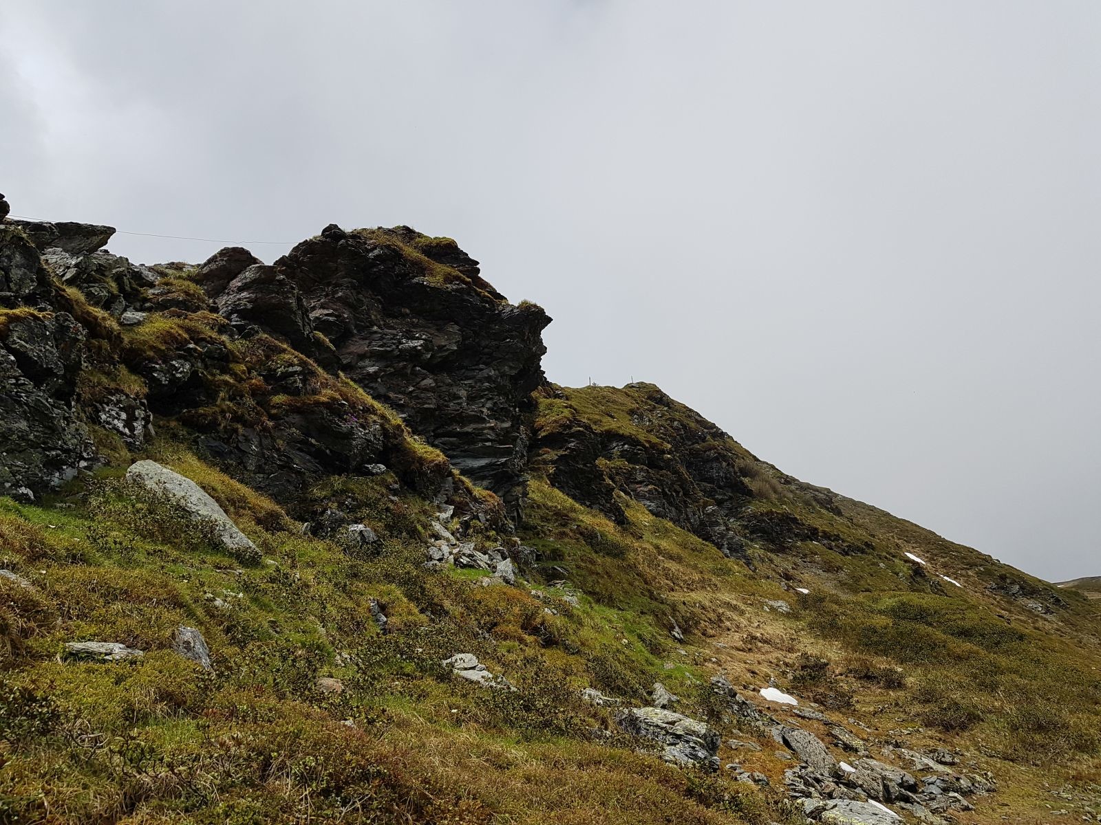 Über diese Felsen sind wir drüber.