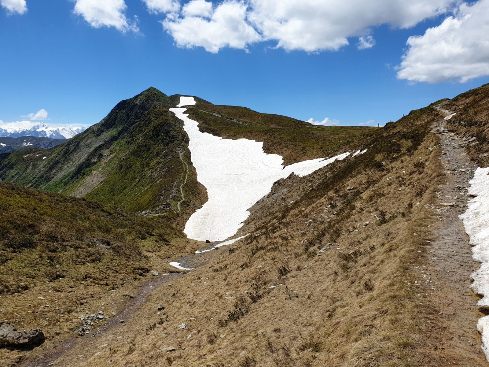 Wegverlauf mit dem Stemmerkogel im Bild