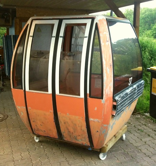 Tür und Dach fehlen noch.jpg