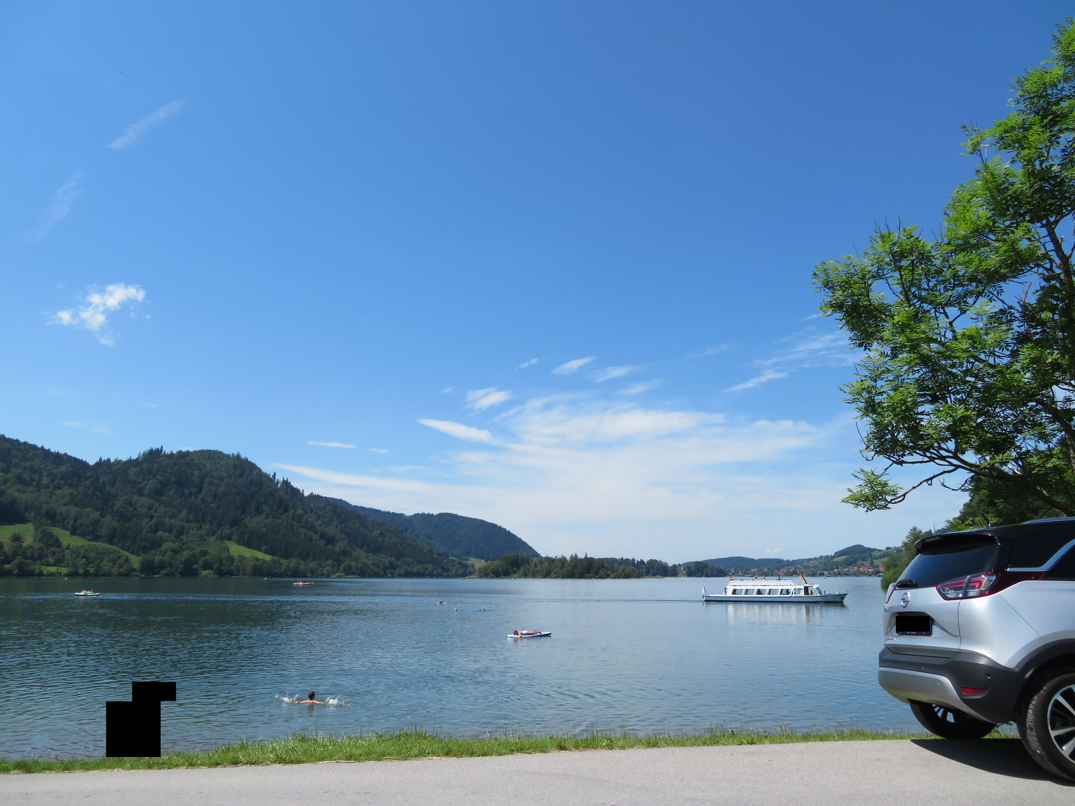 Am Tegernsee zwischen Rottach-Egern und dem Ort Tegernsee.