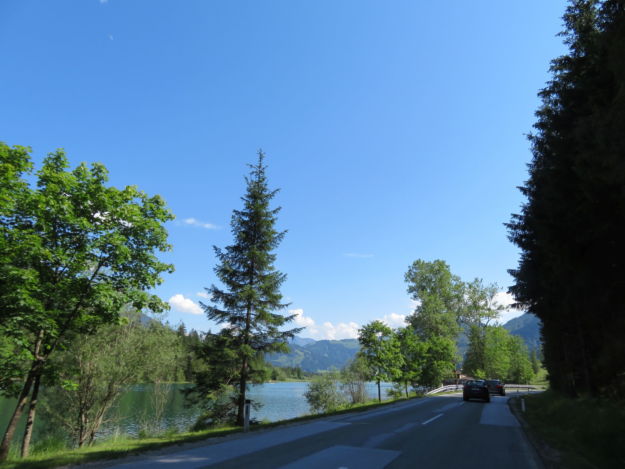 Sehr idyllisch gelegen die Straße im Pillerseetal :-).