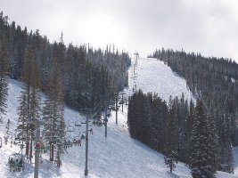 Der Lift wäre als KSB auch sehr brauchbar, am besten mit Mittelstation bis zum Gipfel hinauf!