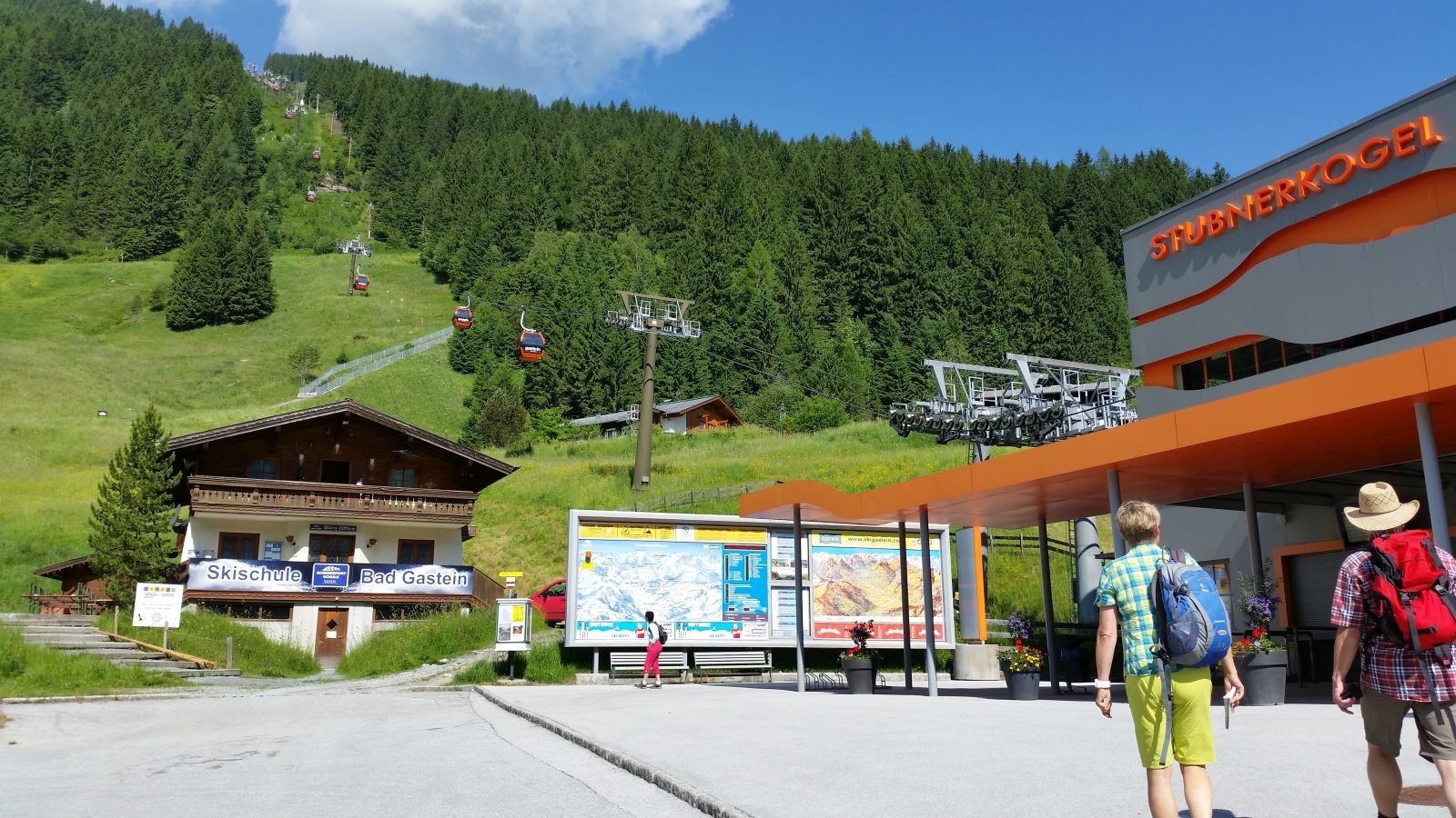 Der Tag startete um kurz vor 10 an der modernen Stubnerkogelbahn.