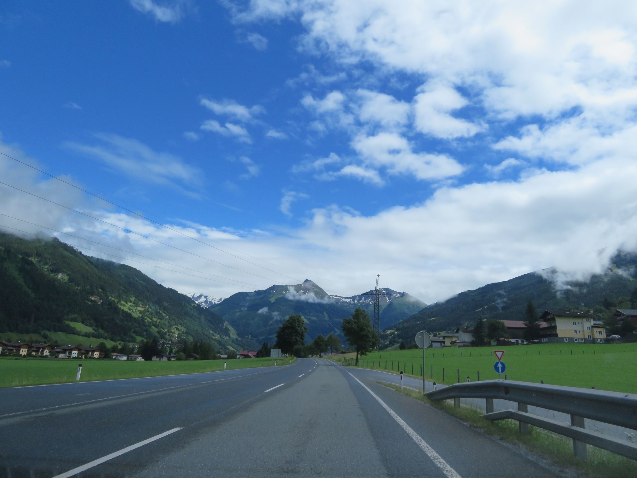 Das müsste jetzt der Beginn von Bad Gastein sein? Im Hintergrund sieht man den Graukogel.