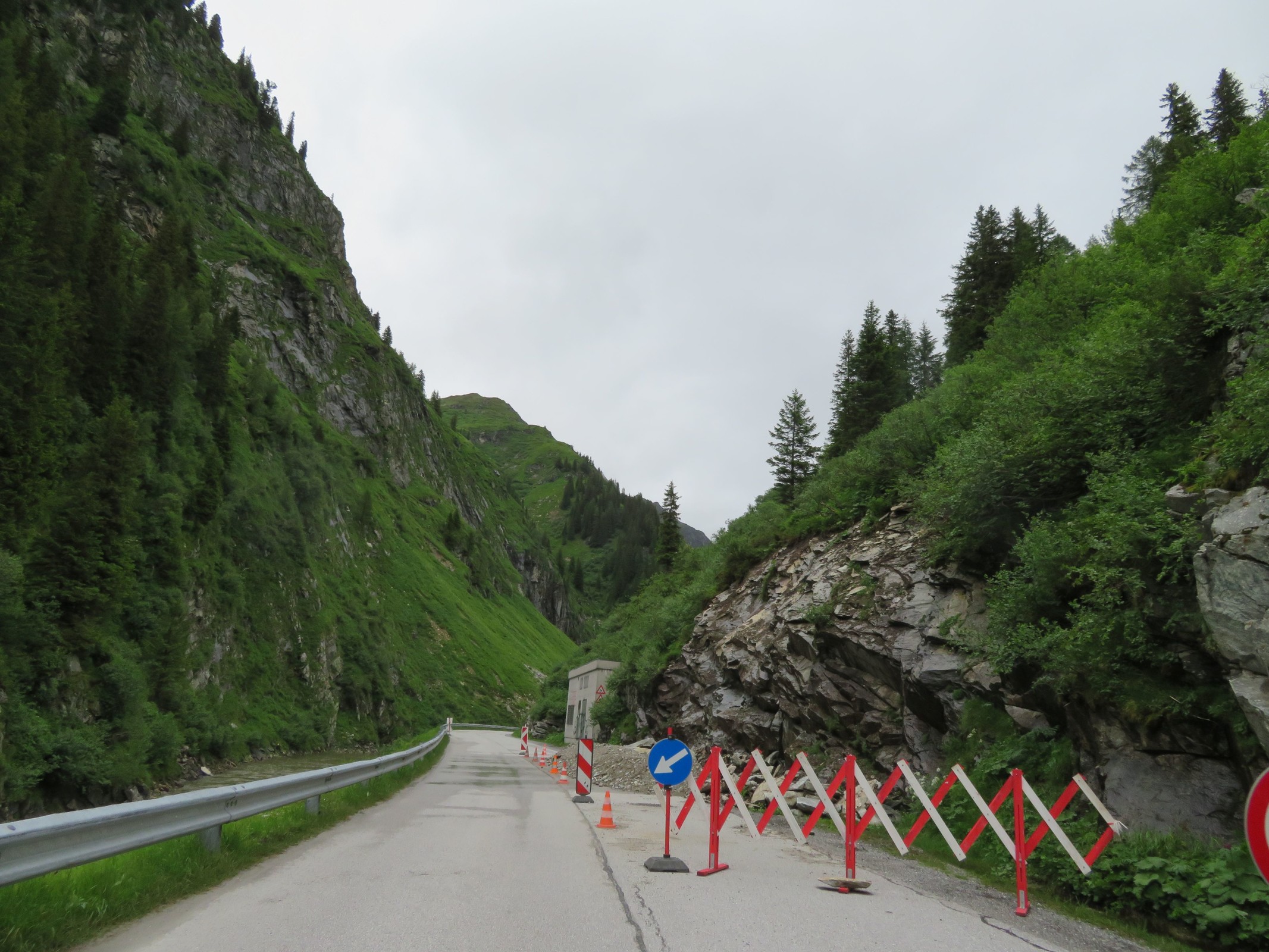 Gasteiner Alpenstraße talwärts.