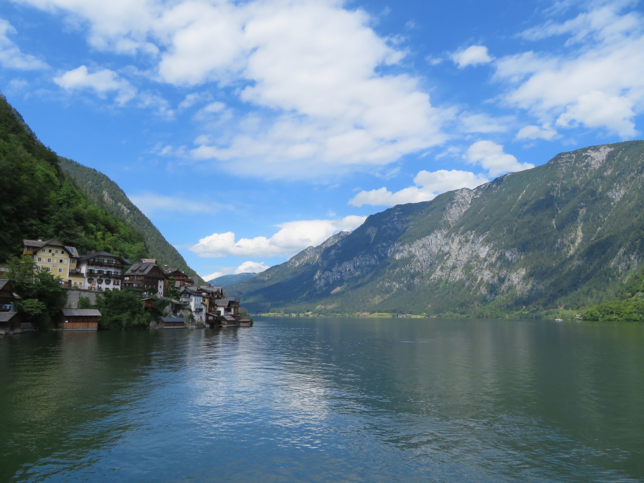 Hallstätter See mit Hallstatt.