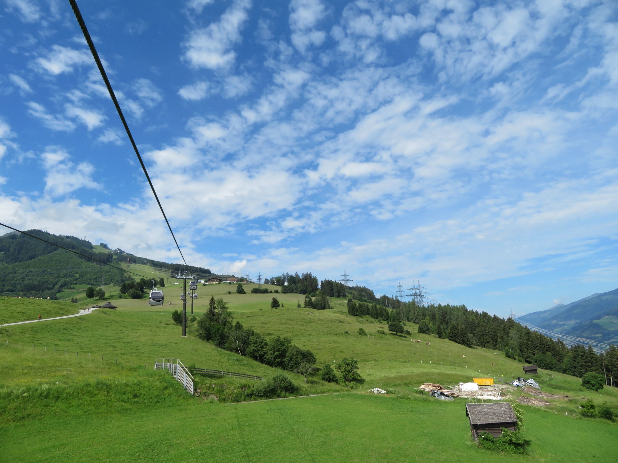 In der MK Maiskogelbahn. Rechts wurde ein Haus abgerissen.