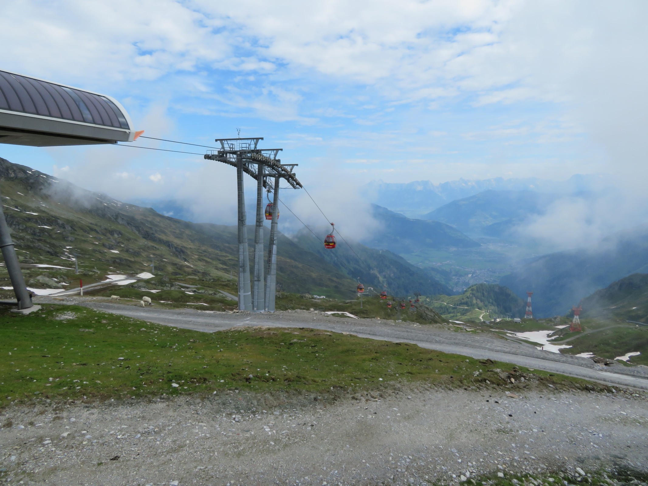 Gletscherjet 2 vor Kaprun unten im Tal.
