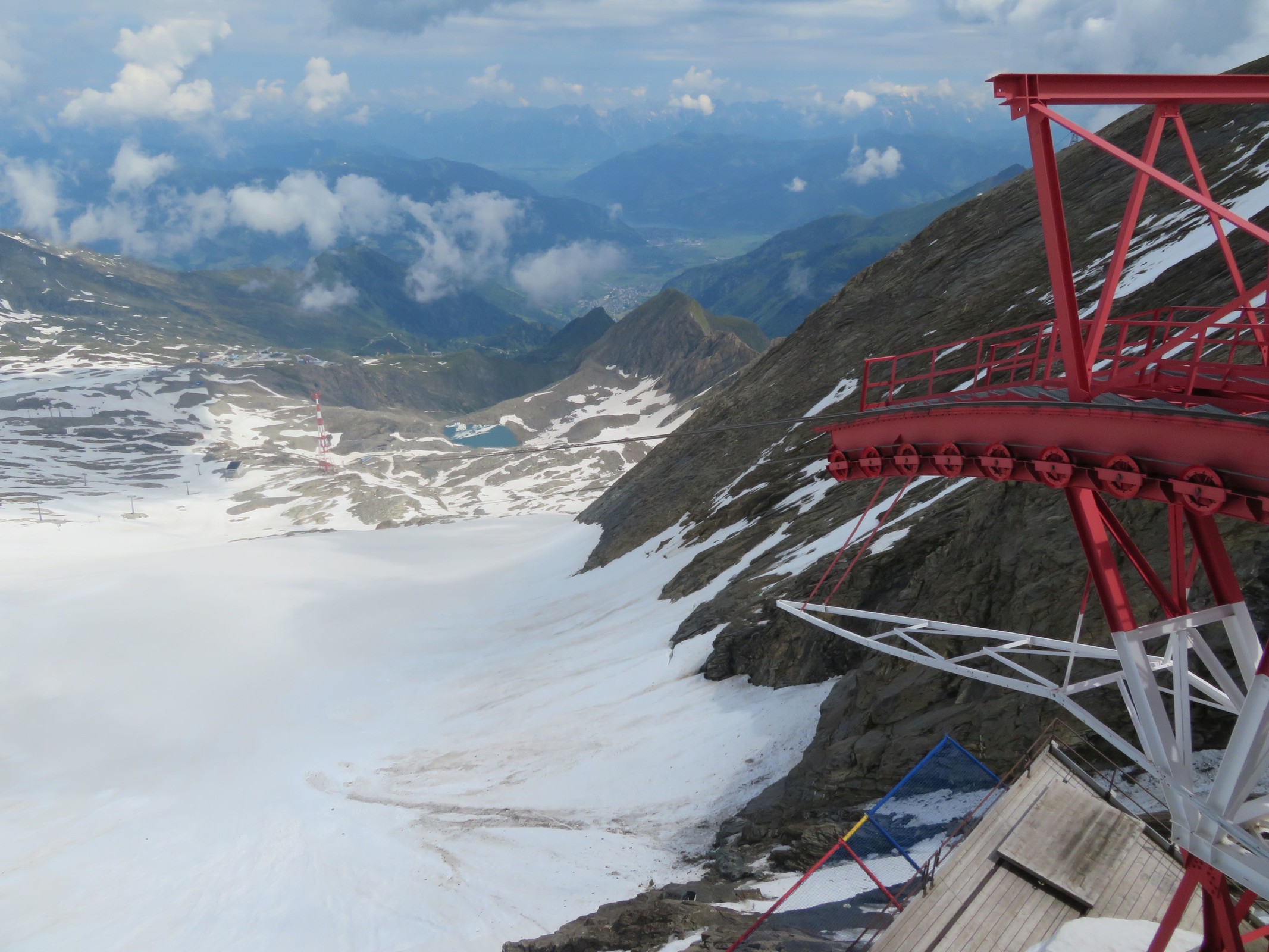 Gletscher unterhalb der Gipfelbahn.