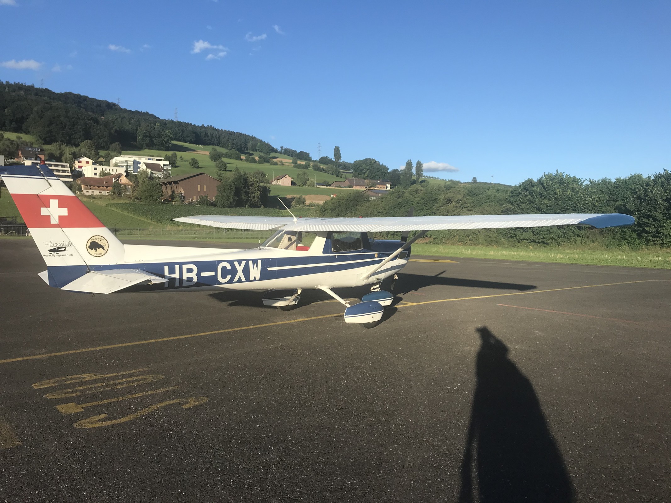 Sie hat rund geschnurrlt. Wegen Gegenwind trotz direkterer Flugststrecke 20min länger auf dem Hinweg: 2:50h