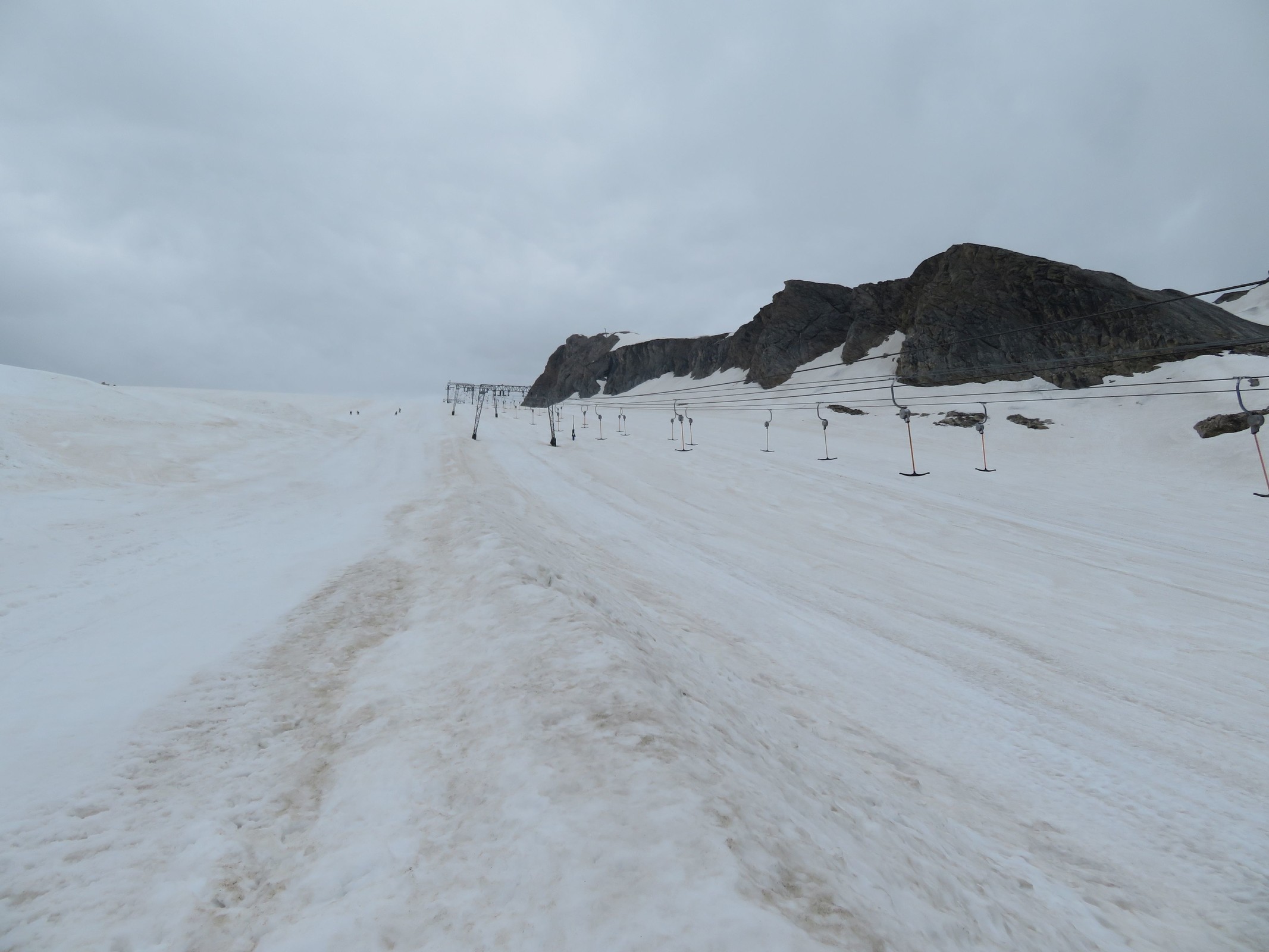 Letztes Stück auf dem Gletscher an den Kitzliften.