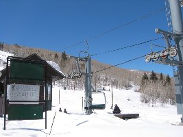 Nach vielleicht 50 m Trasse gibt es &amp;quot;schon&amp;quot; eine Mittelstation bzw. Einstiegsstelle für die Wiederholungsfahrer