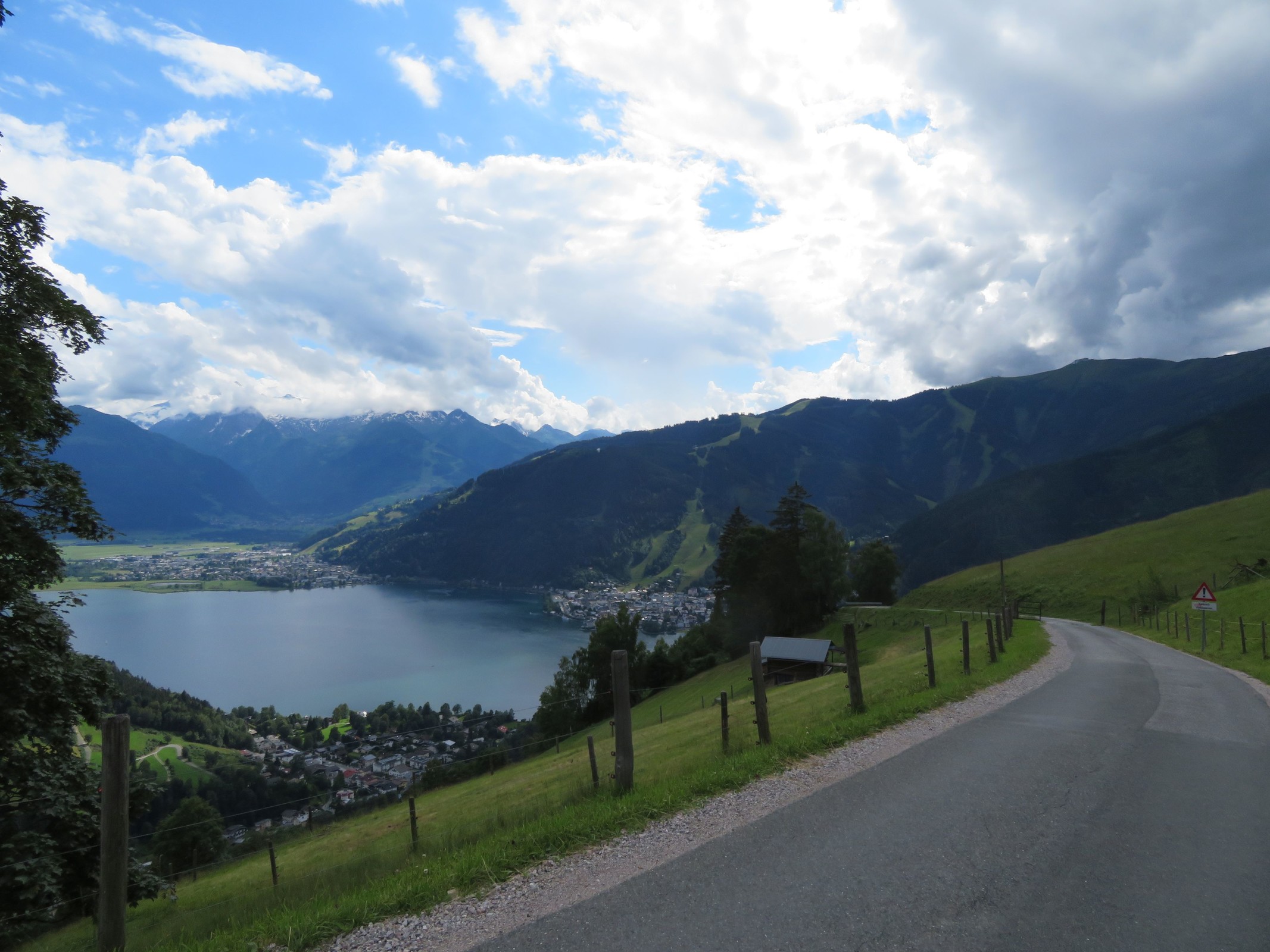 Auf der Straße runter nach Thumersbach. Was zu sehen ist, dürfte mittlerweile bekannt sein ;-).