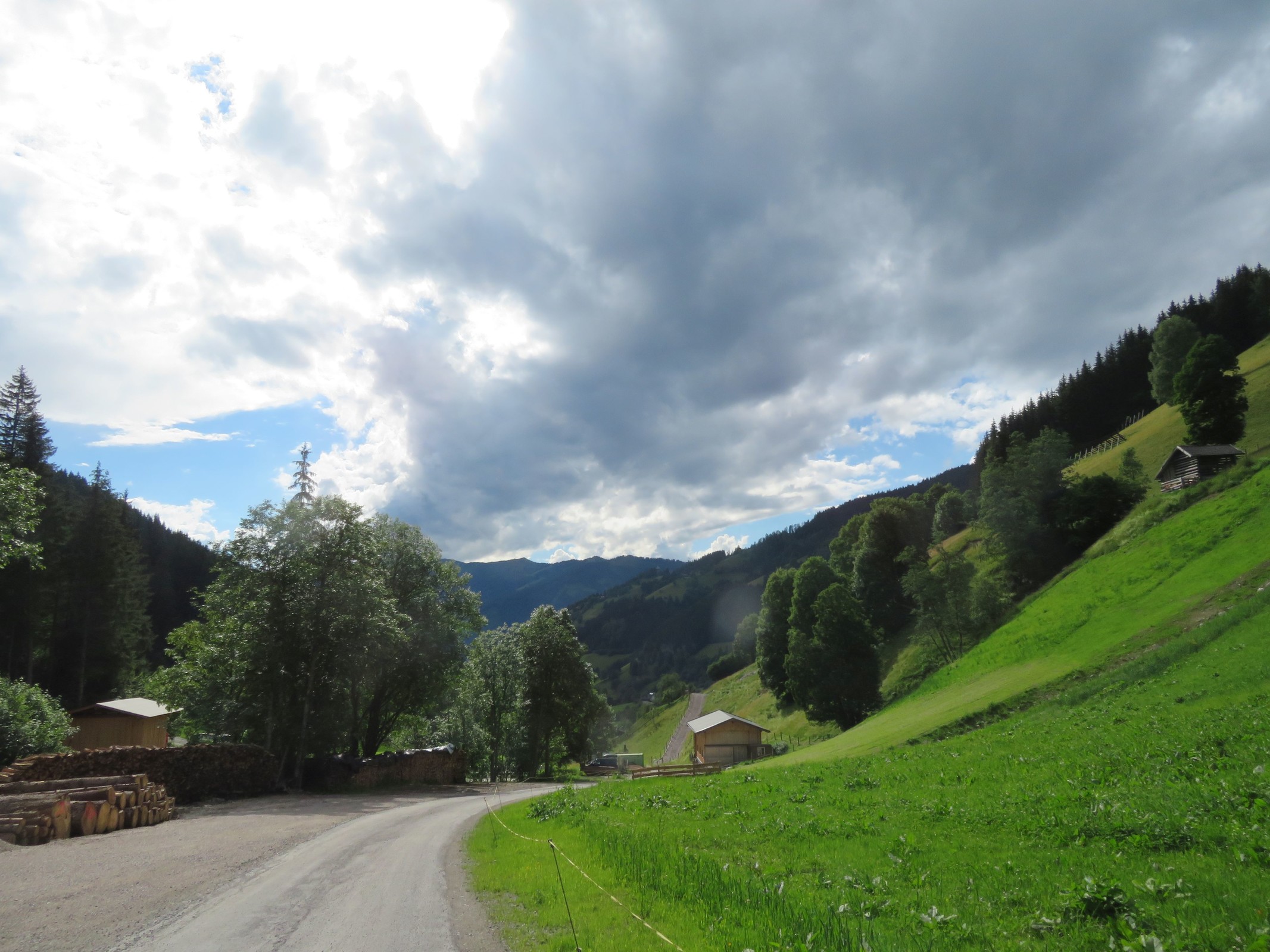 Danach sind wir nochmal bis zum Ende des Tales gefahren. Blick talauswärts.