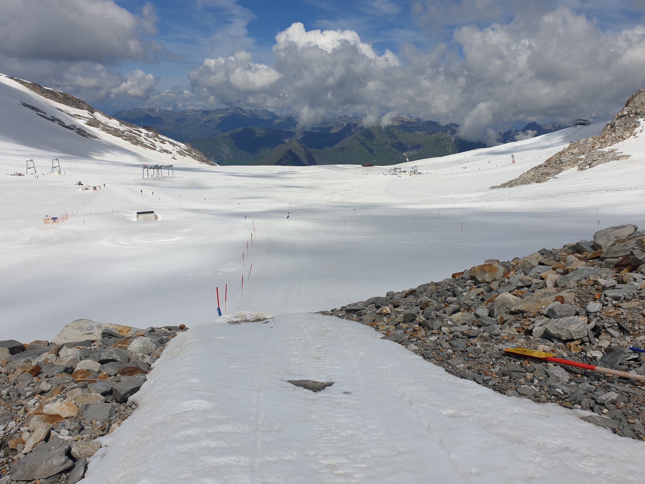 Rückfahrt von der Gletscherhütte zum Gletscherboden - hat die überhaupt geöffnet? Sah nicht so aus...