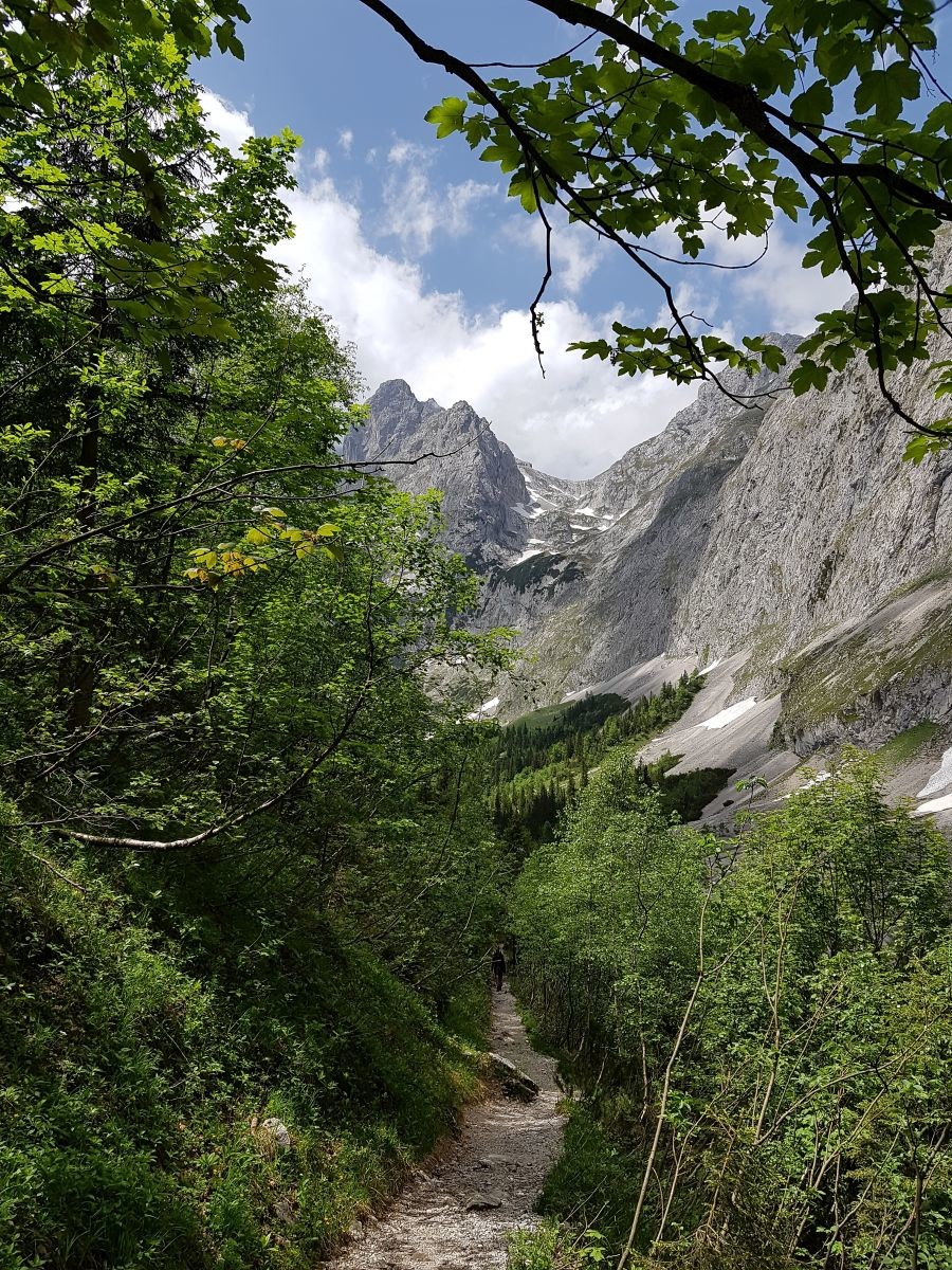 Weiterer Wegverlauf kurz vor der Höllentalangerhütte