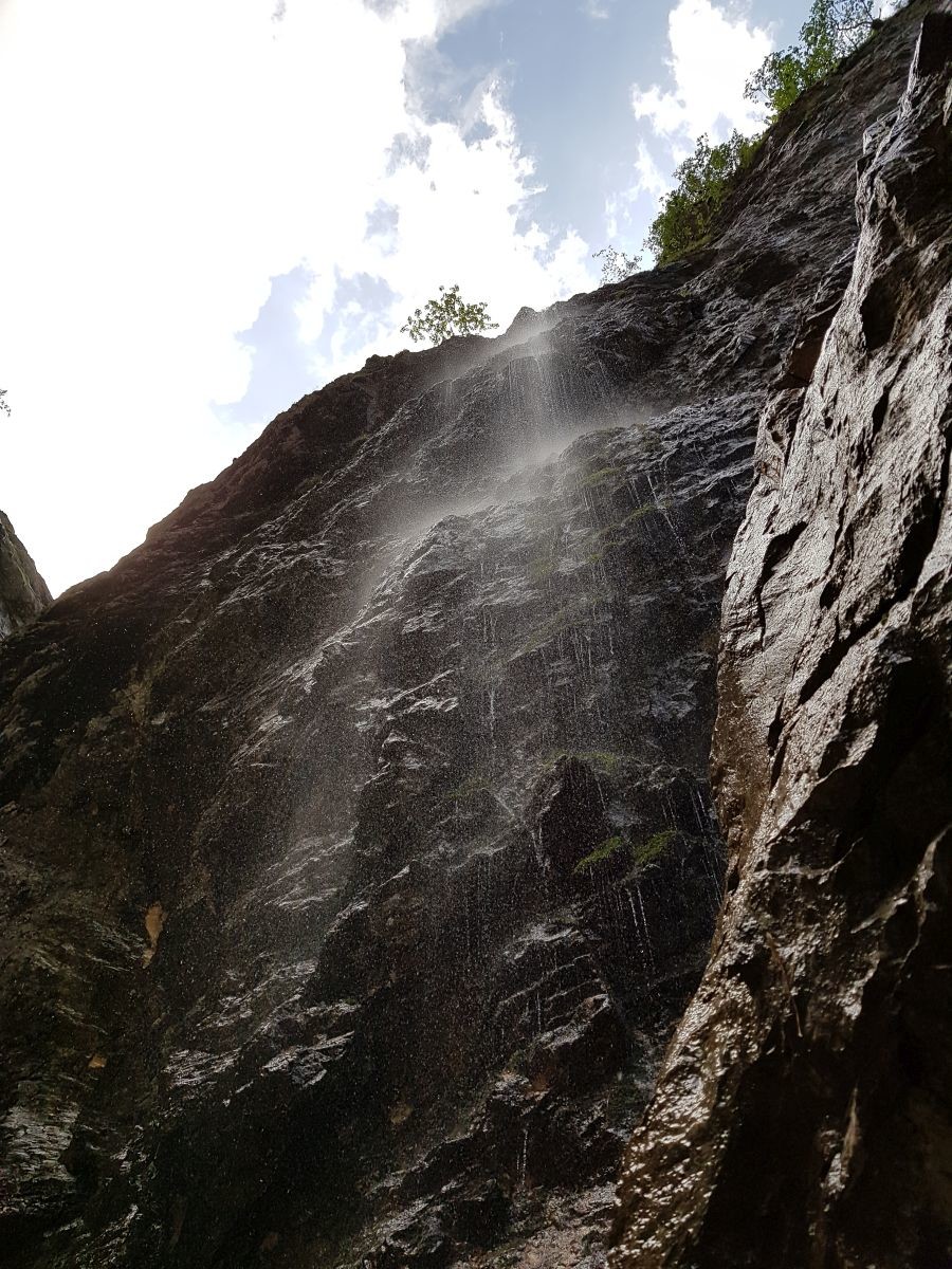 Nette Licht-Wasser-Spiele gibt es in jeder Klamm zu beobachten :)