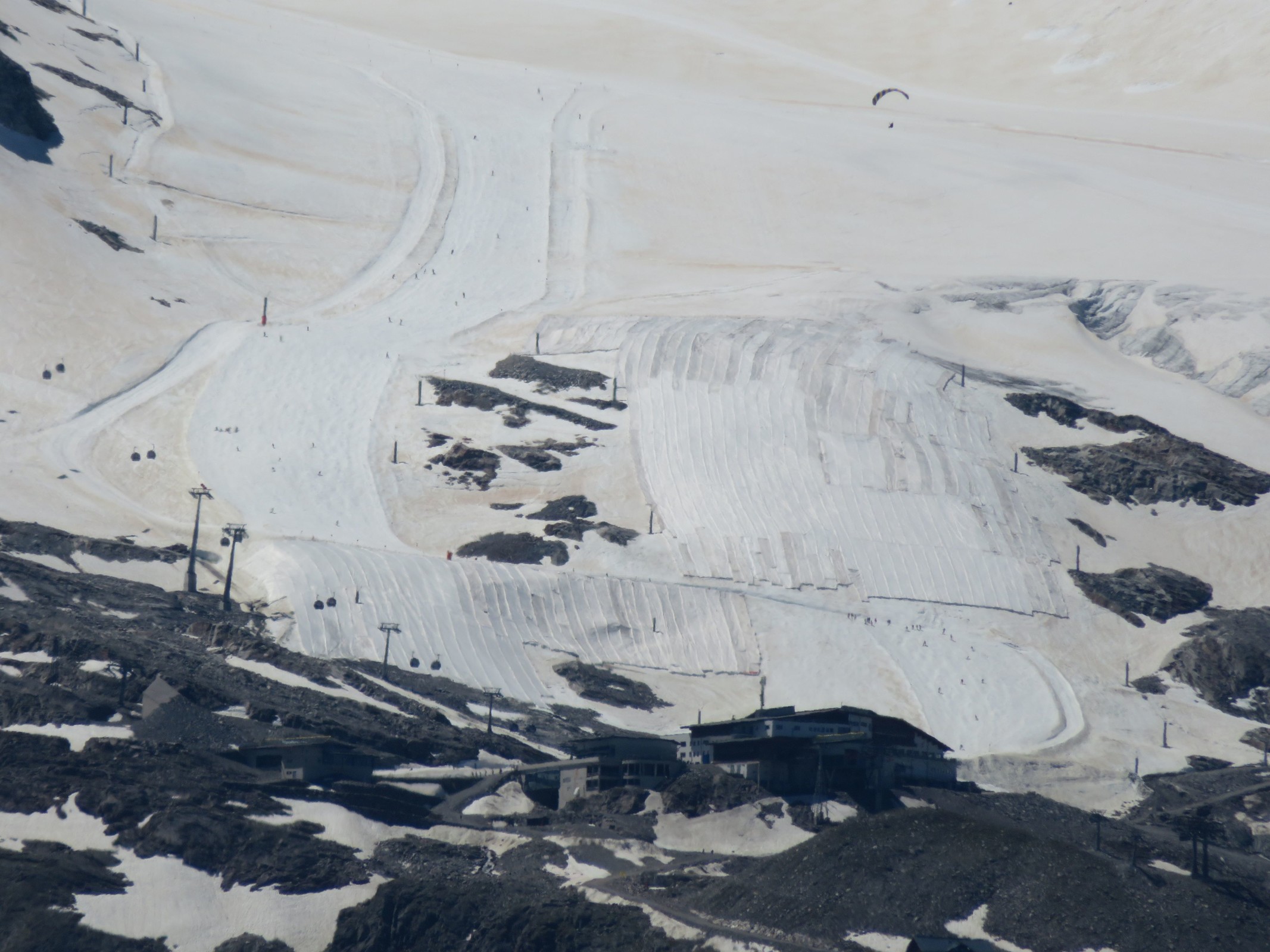 Detailzoom zum Hang am Ferner Haus.