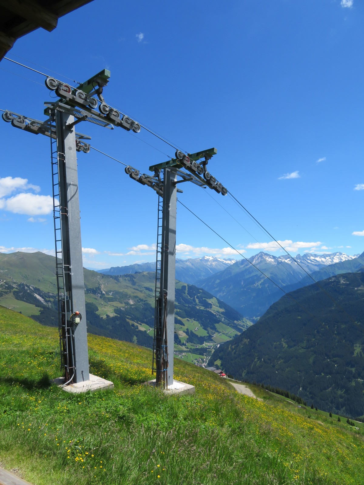 "Einfahrts"stützen vor dem Tuxertal.