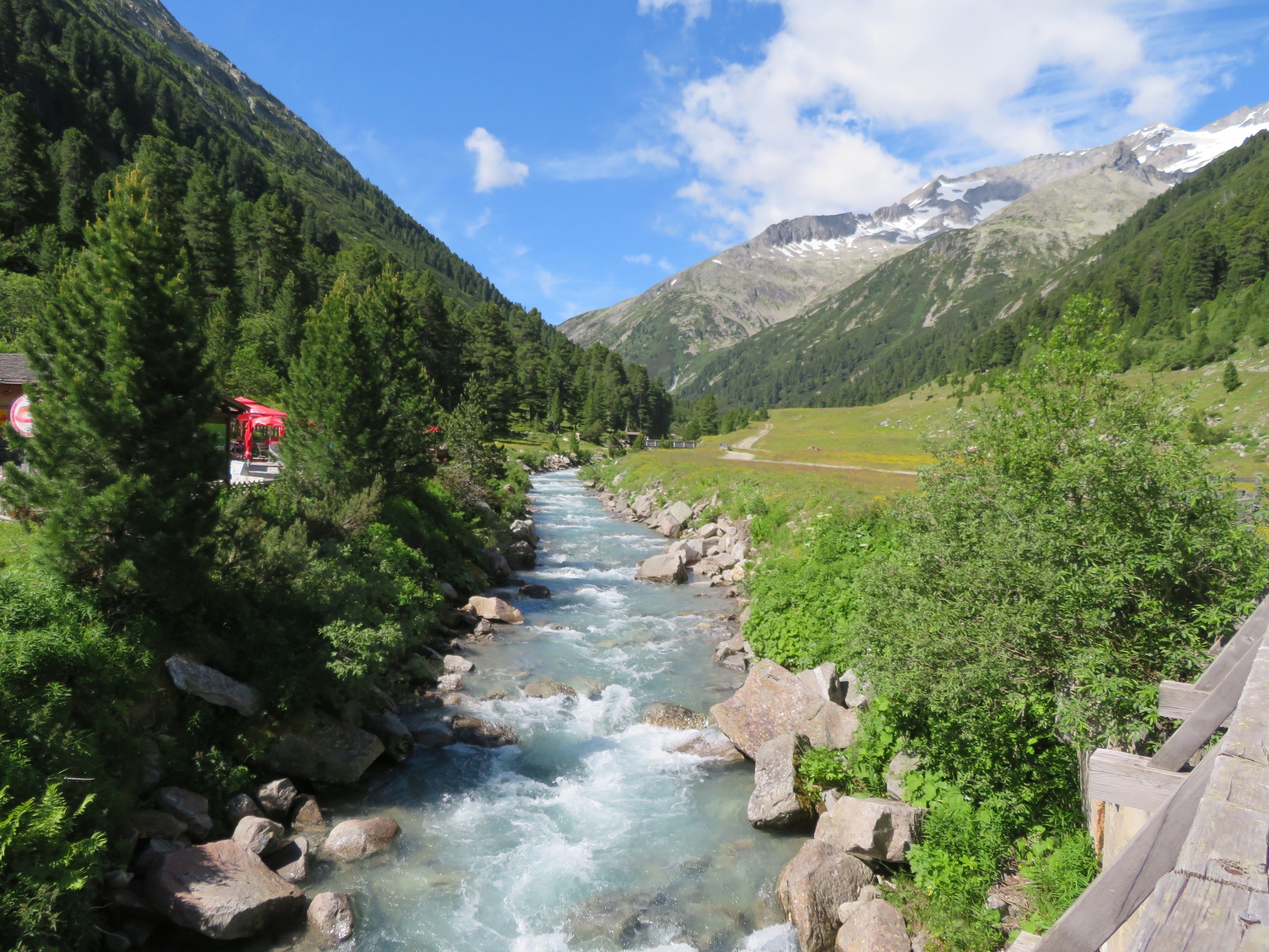 Blick entlang des Zamser Bachs in den Zamser Grund.