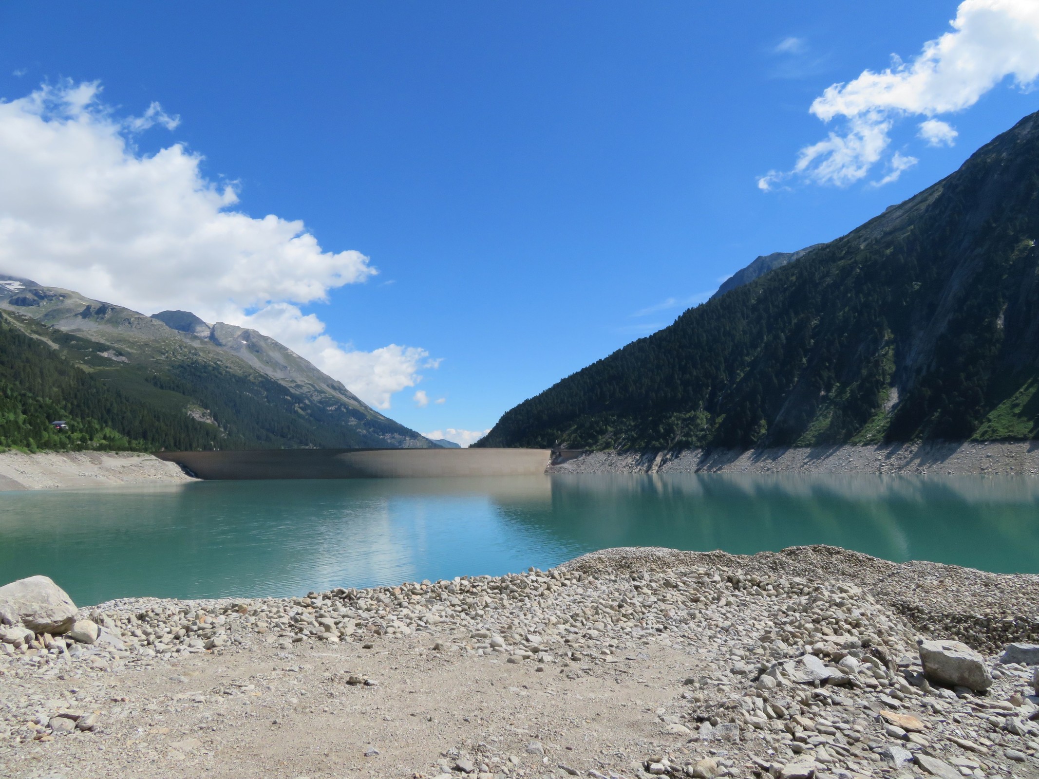 Und nochmal der Blick zur Staumauer.