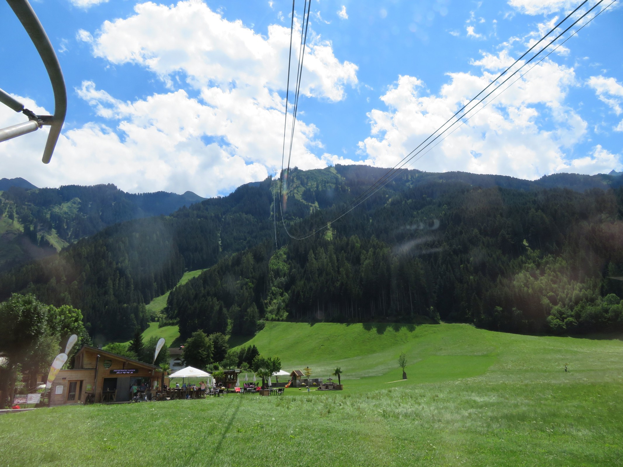 Um 13.29 Uhr starten wir unten hier in der Ahornbahn in Mayrhofen.