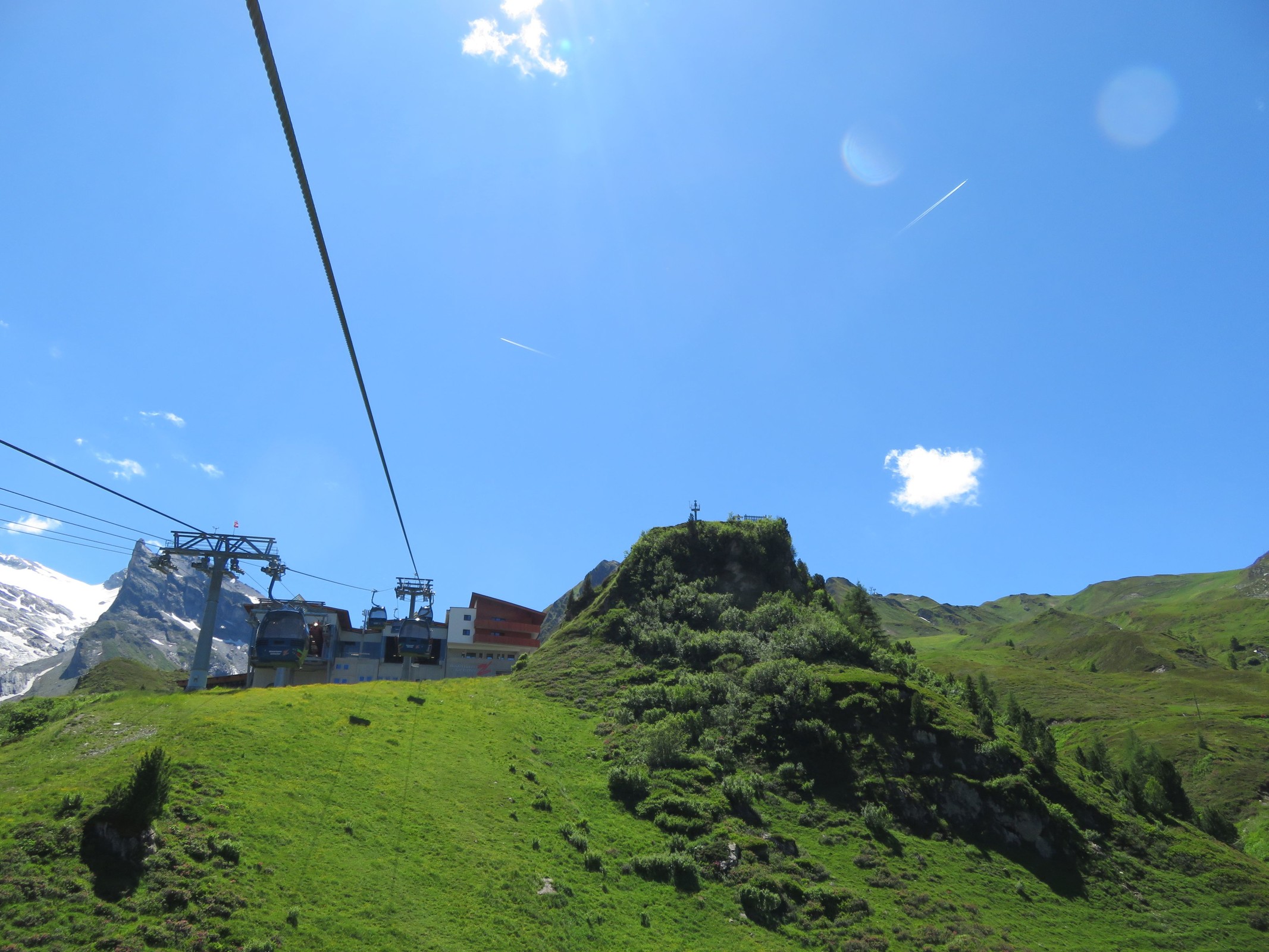 Kurz unterhalb vom Sommerberg. Wer ganz genau hinschaut, kann rechts die Bergstation der 4-KSB Tuxerjoch sehen.