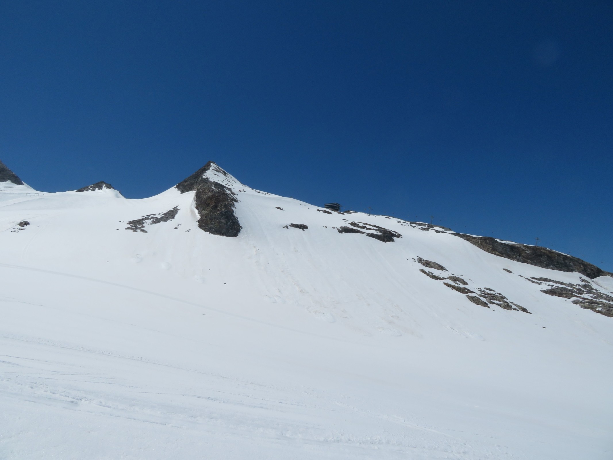 13.39 Uhr: Auf der letzten TFH-Abfahrt genoss ich noch mal die geniale Aussicht zum Großen Kaserer.