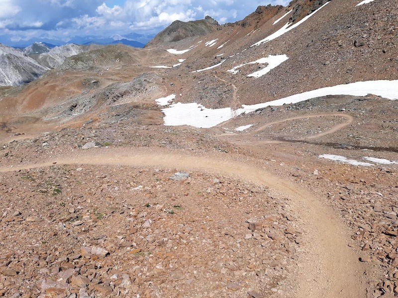 Der obere Abschnitt ist einfacher als der untere.