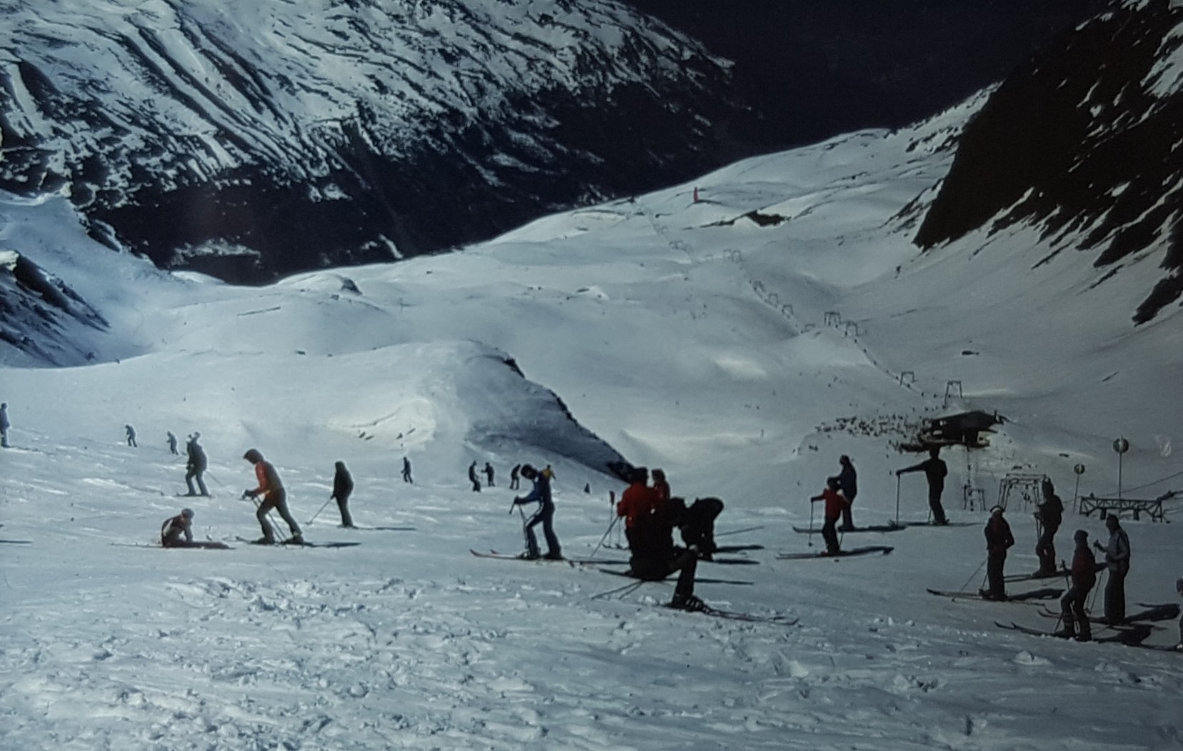 Nun ein Blick auf die wirklich lange Trasse! Auch im Bild ist die "Mittelstation" des Portalmasters. Wahnsinn, wie lange die Fahrzeit gewesen sein muss.
