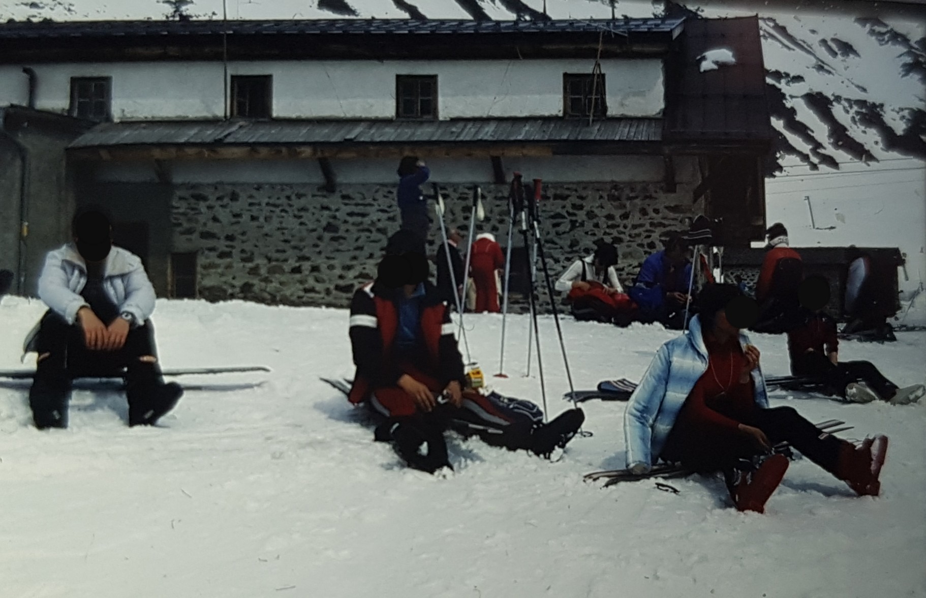 Ein Haus neben der Idalpe.