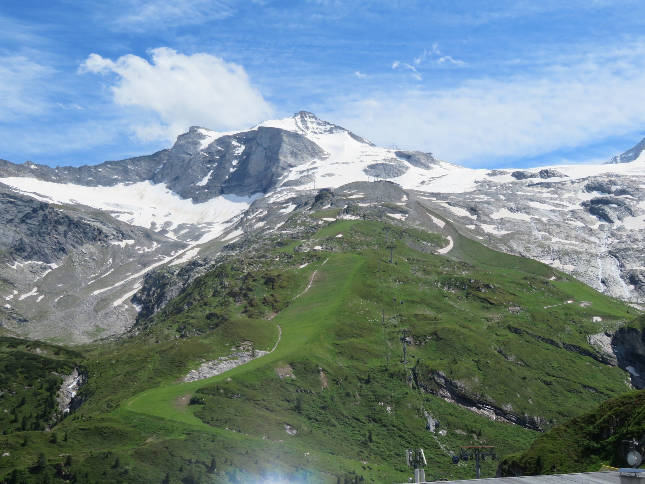 Blick zur Spannnagelabfahrt vom Ferner Haus in den Keesboden.