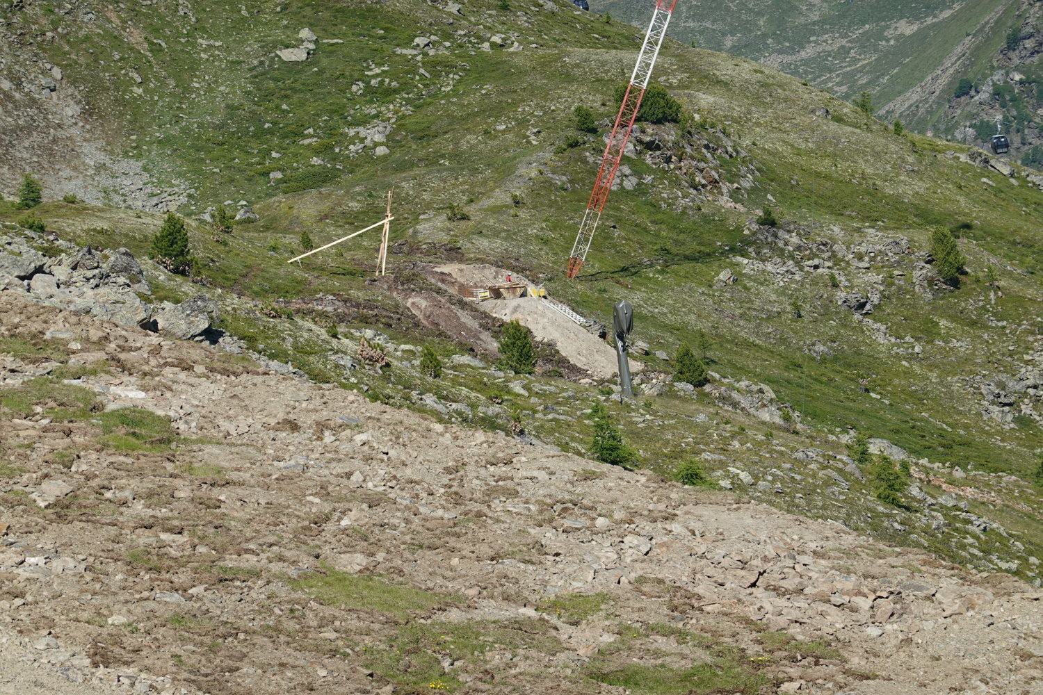 Schalungsarbeiten an einer Stütze