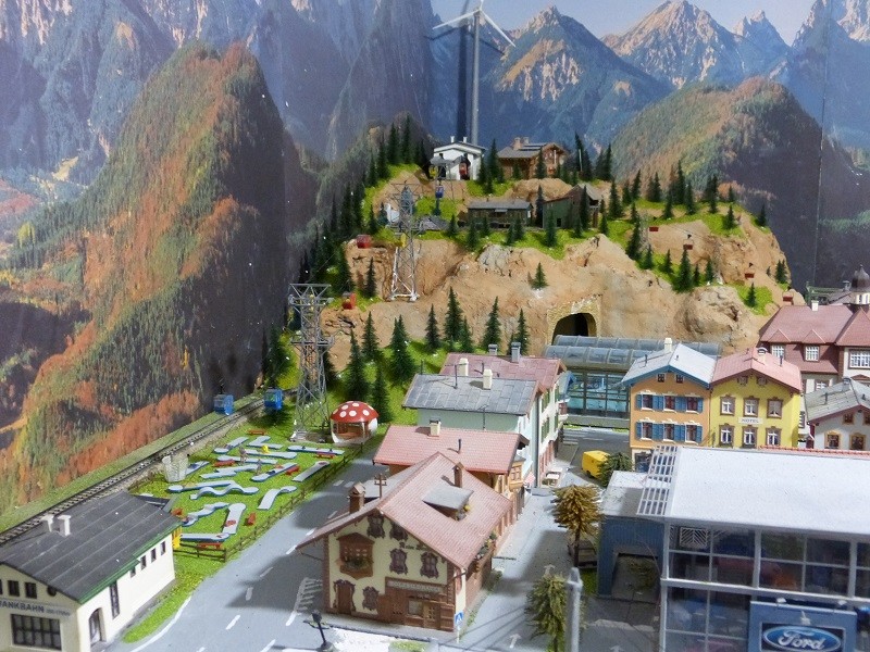 Wankbahn jetzt wieder auf der Hauptanlage (diesmal aber die Brawa Kanzelwandbahn)